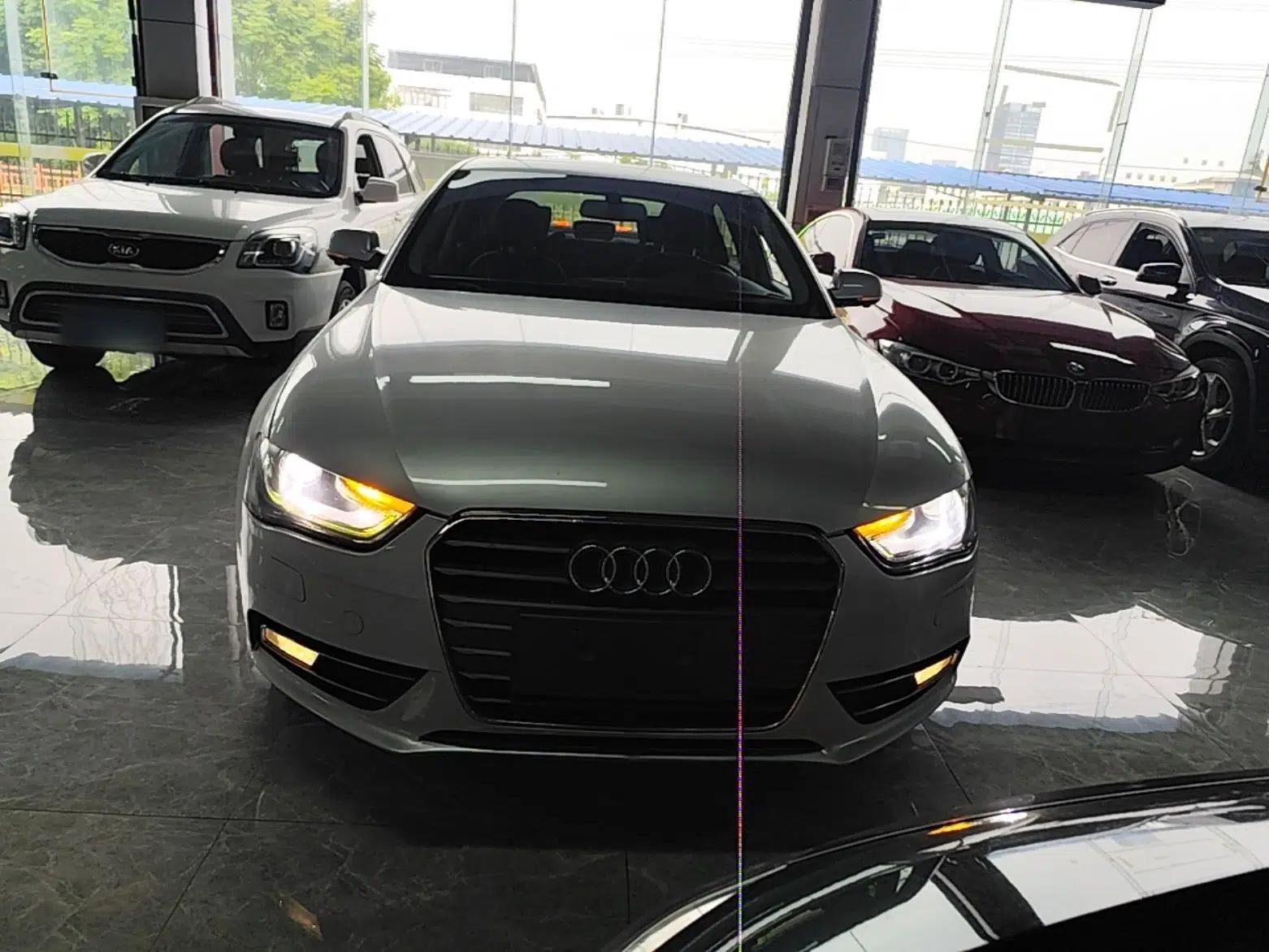 Audi A4L 2013 35 TFSI Automatic Standard Model — миниатюра 2