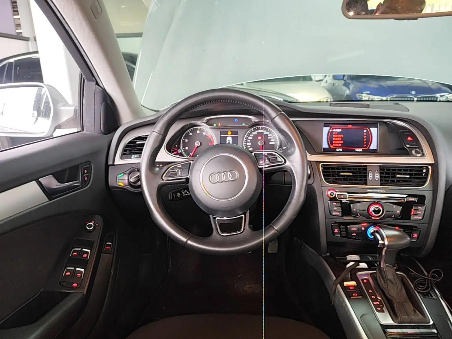 Audi A4L 2013 35 TFSI Automatic Standard Model — миниатюра 13