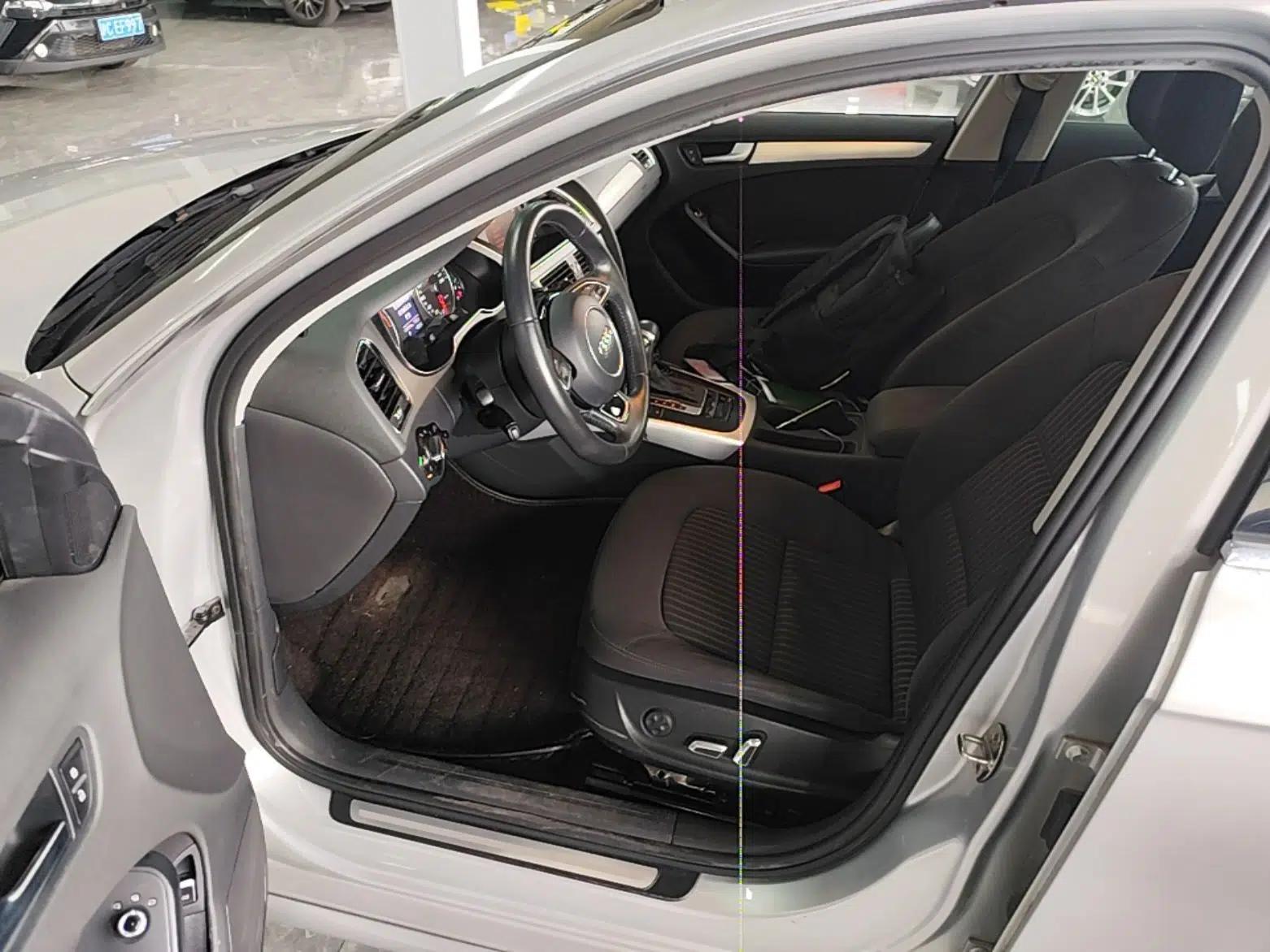 Audi A4L 2013 35 TFSI Automatic Standard Model — миниатюра 18