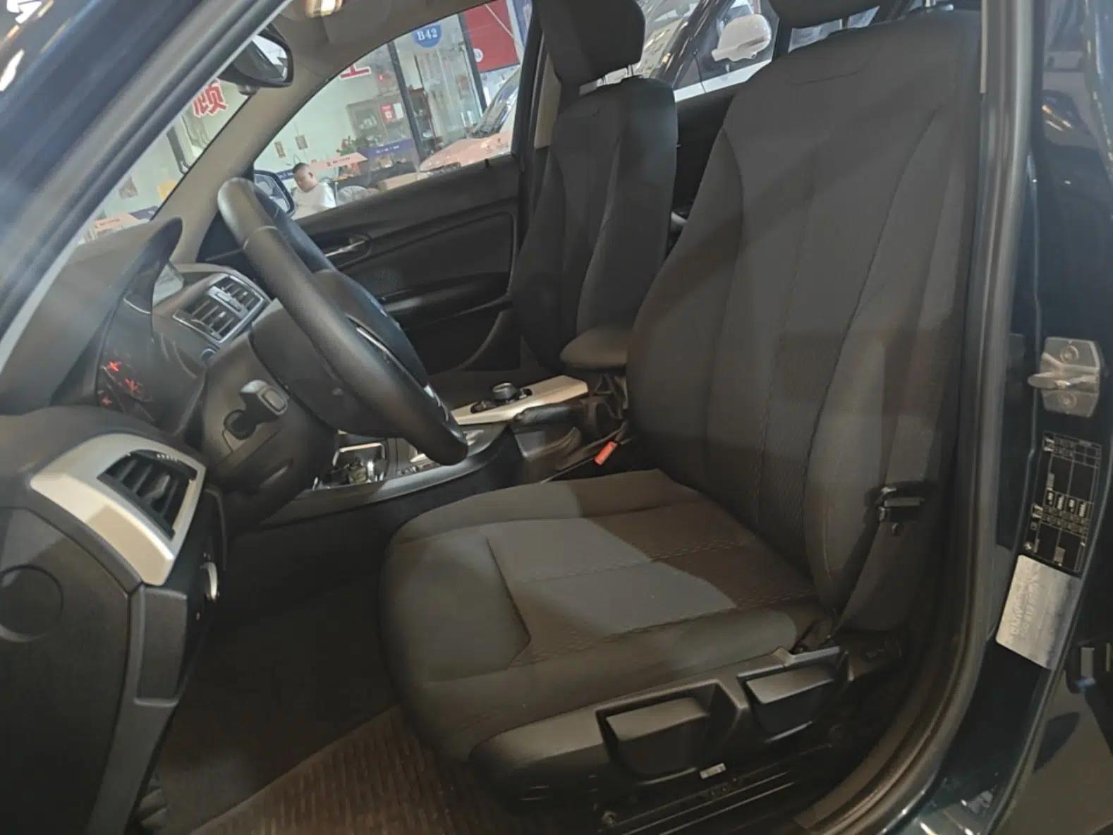 BMW 1 Series 2015 118i Leading Model — миниатюра 17