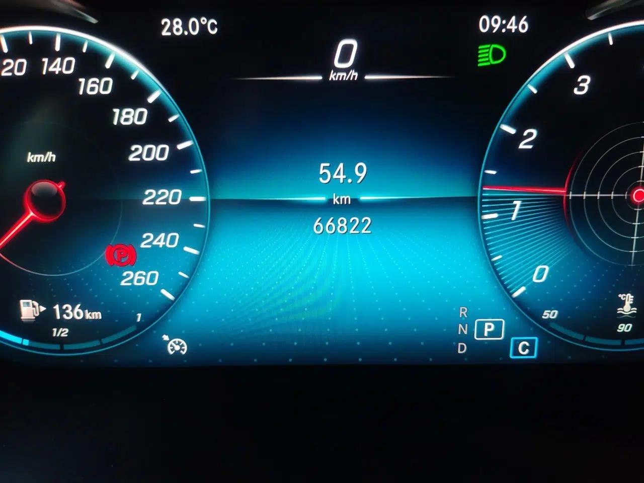 Mercedes-Benz GLC 2020 GLC 260 L 4MATIC Luxury Model — миниатюра 12