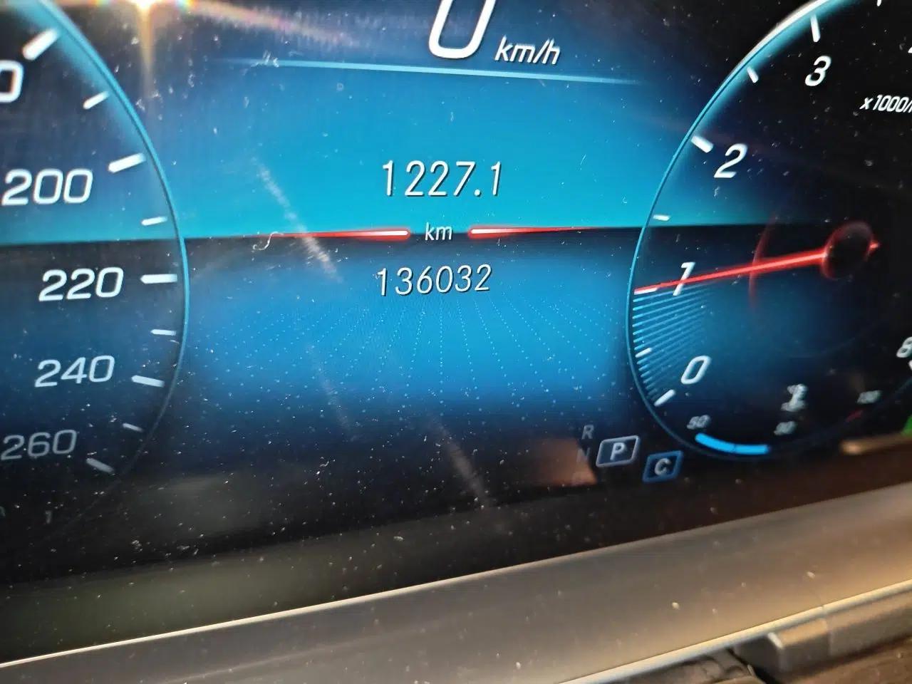 Mercedes-Benz GLE 2021 GLE 350 4MATIC Stylish Model — миниатюра 12