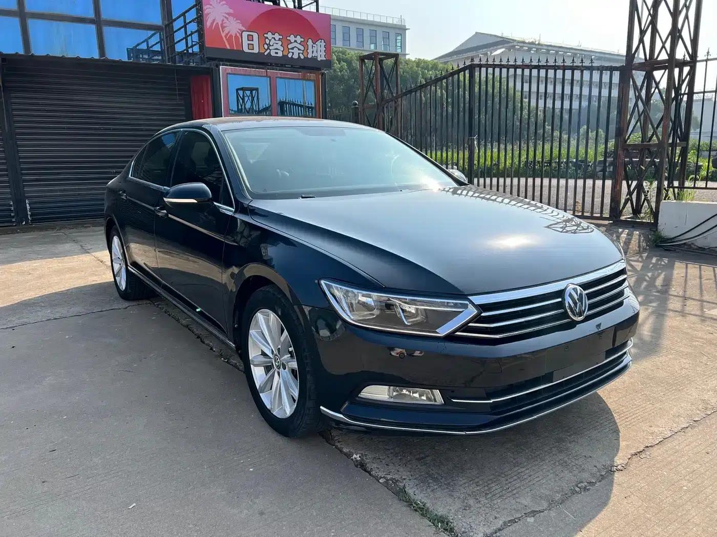 2018 Volkswagen Passat 330TSI DSG Leading Edition — миниатюра 3