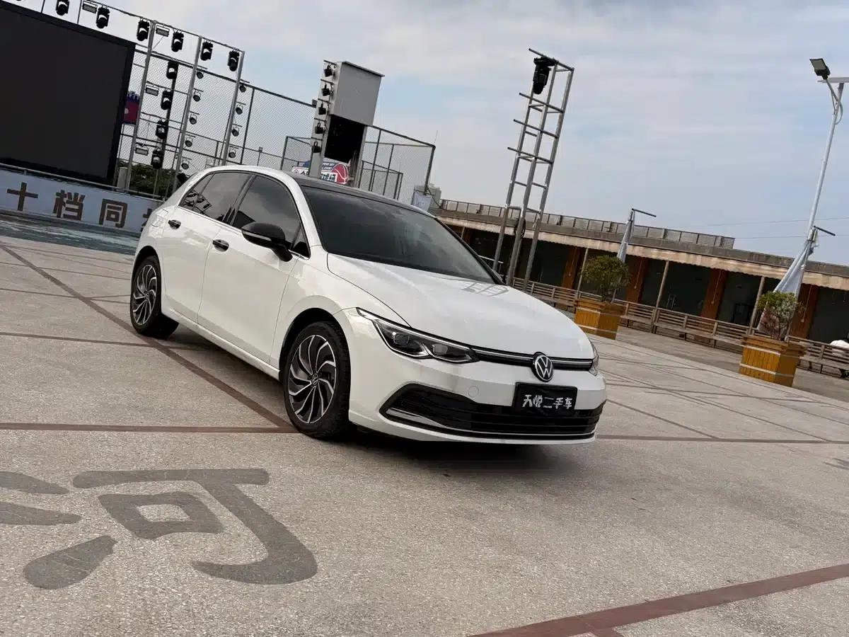 2020 Golf 280TSI DSG Luxury — миниатюра 3