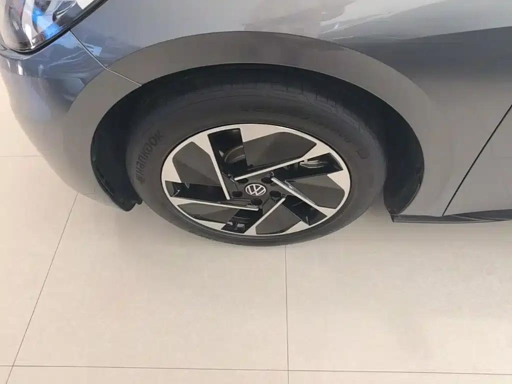 Volkswagen ID.3 2024 Outstanding Edition — миниатюра 23