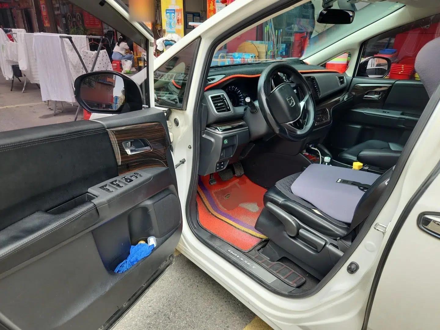 Honda Odyssey 2019 2.0L Rui·Comfort Edition — миниатюра 16