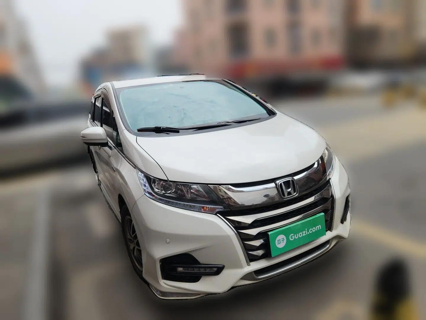 Honda Odyssey 2019 2.0L Rui·Comfort Edition — миниатюра 3