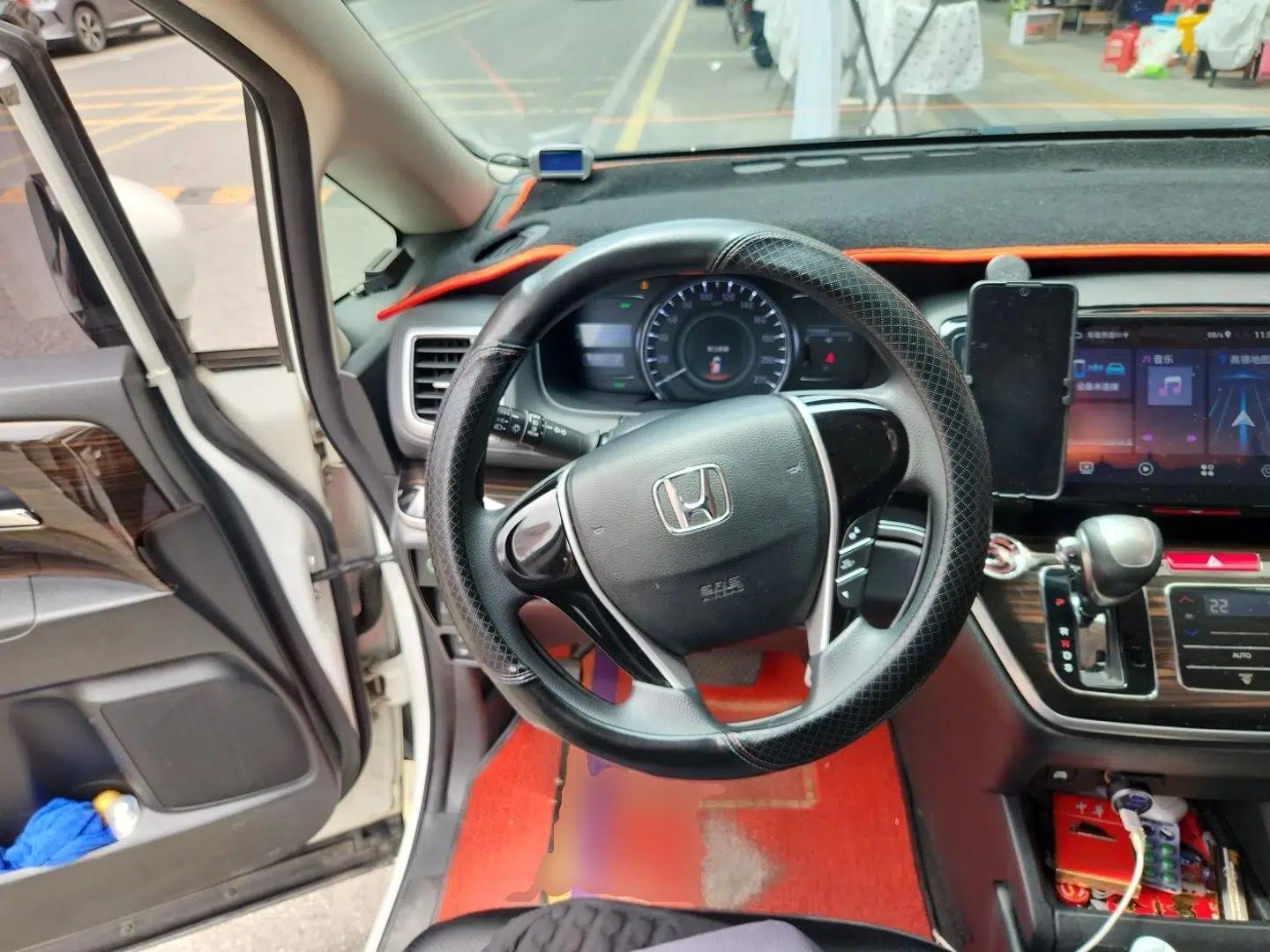 Honda Odyssey 2019 2.0L Rui·Comfort Edition — миниатюра 10