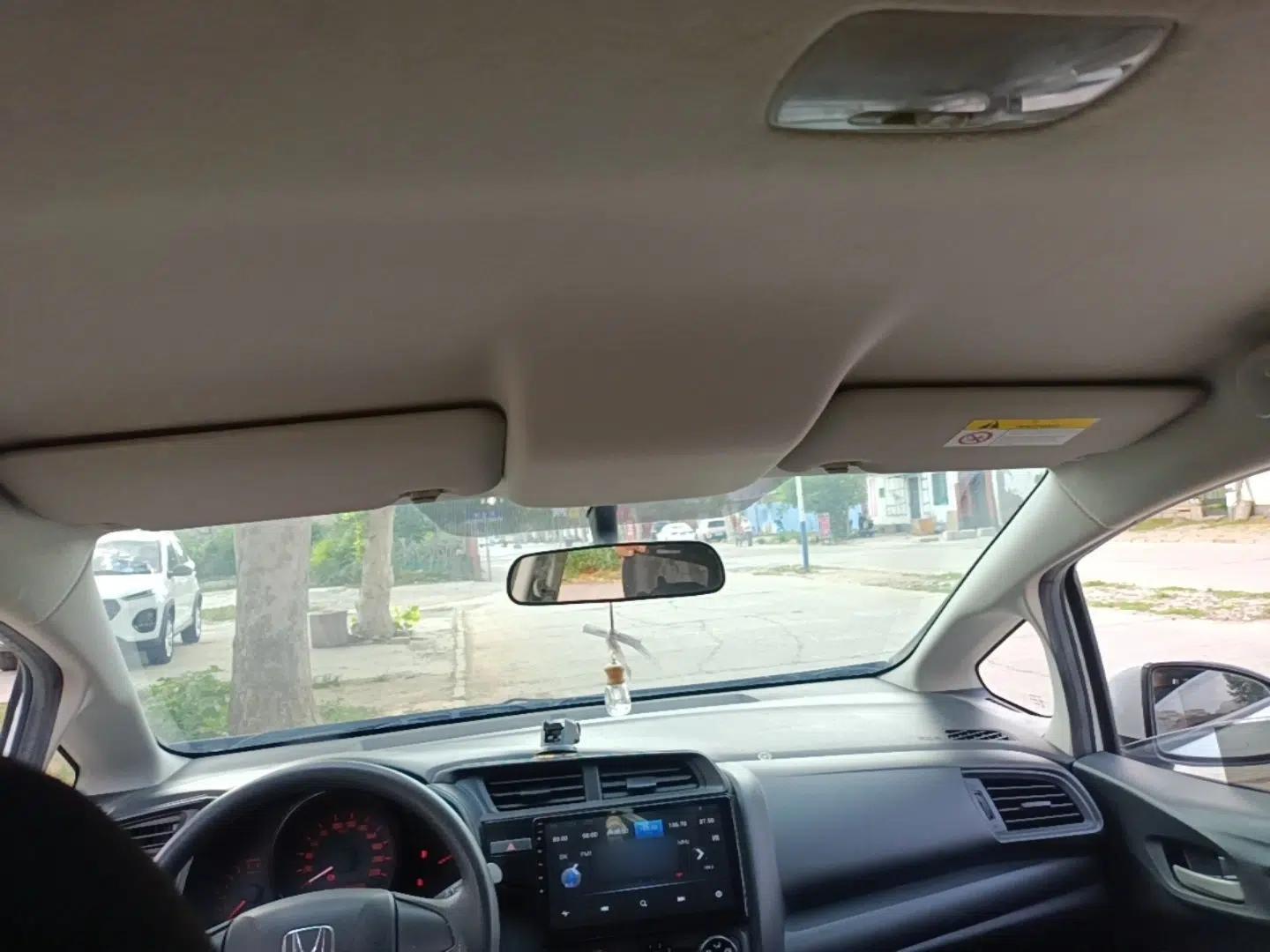 Honda Fit 2018 1.5L CVT Comfort Version — миниатюра 21