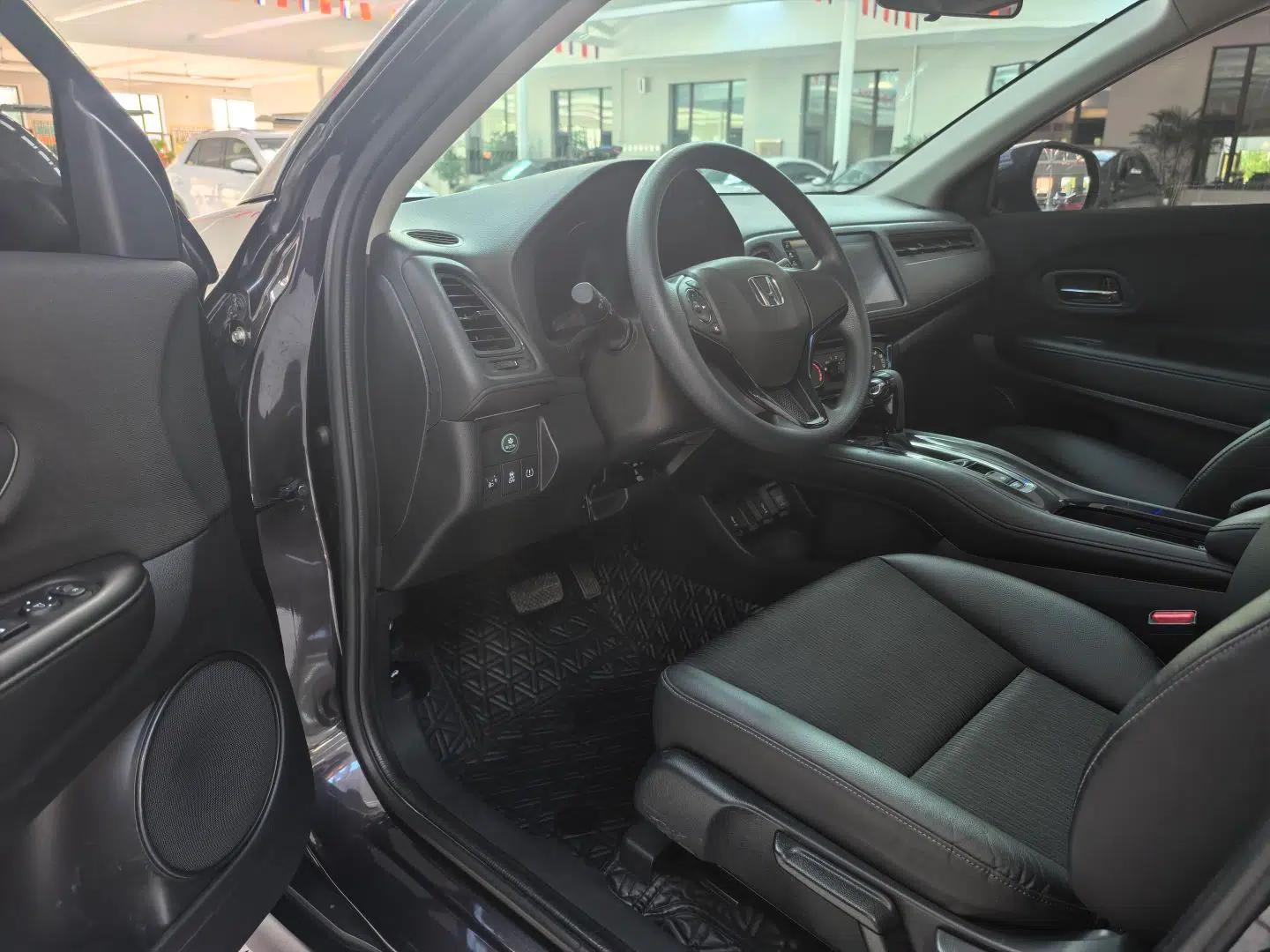 Honda Vezel 2022 1.5L CVT Phantom Night Pioneer Edition — миниатюра 17