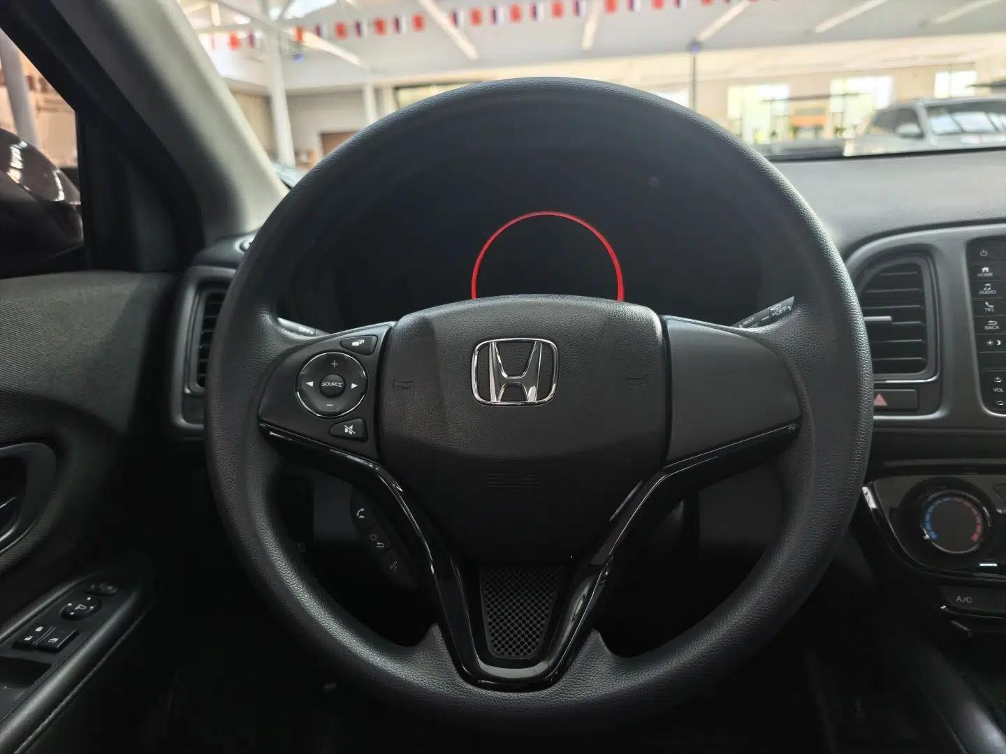 Honda Vezel 2022 1.5L CVT Phantom Night Pioneer Edition — миниатюра 20
