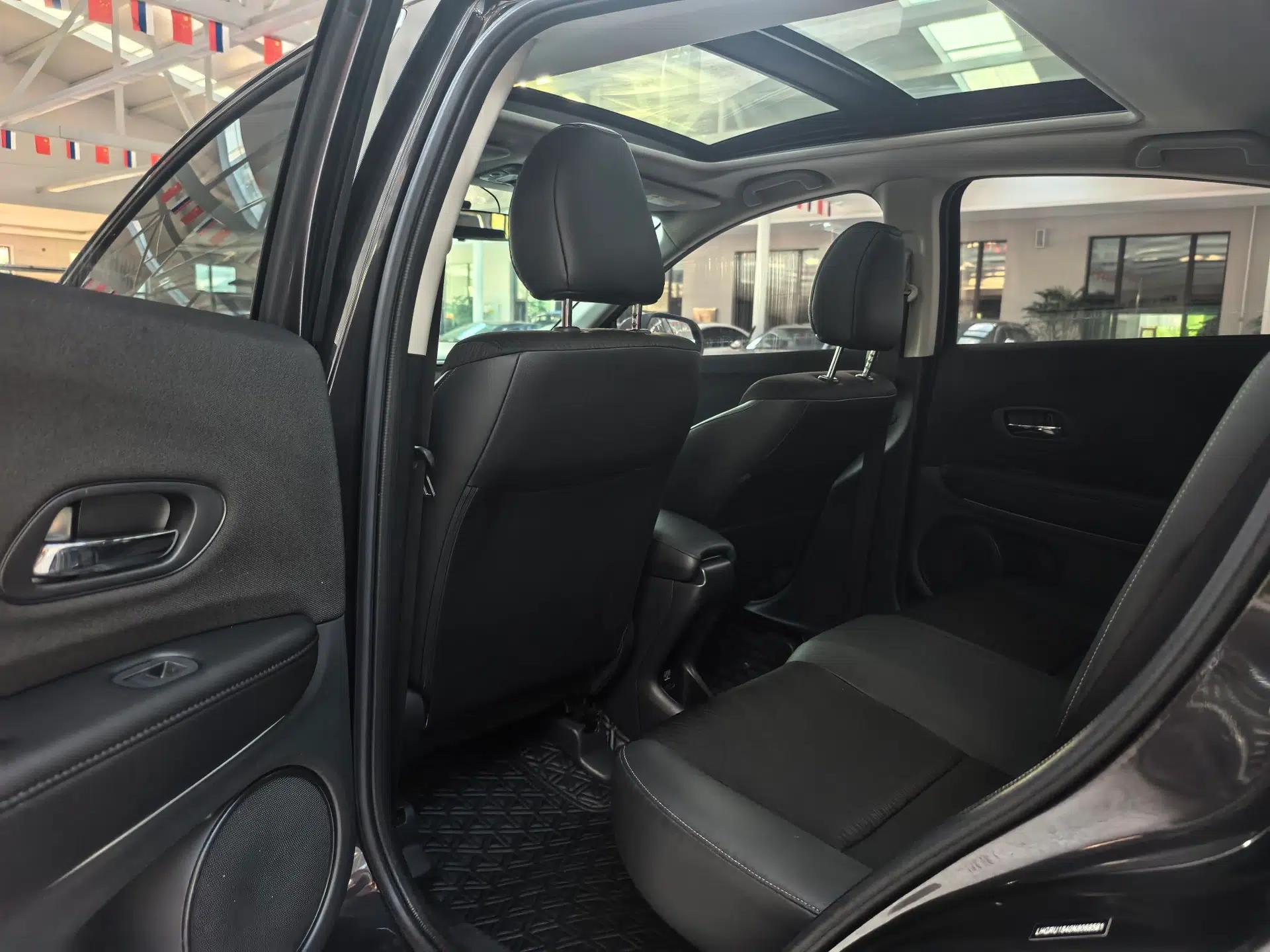 Honda Vezel 2022 1.5L CVT Phantom Night Pioneer Edition — миниатюра 22