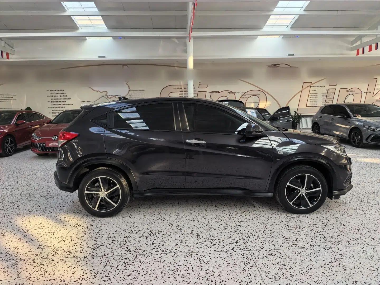 Honda Vezel 2022 1.5L CVT Phantom Night Pioneer Edition — миниатюра 8