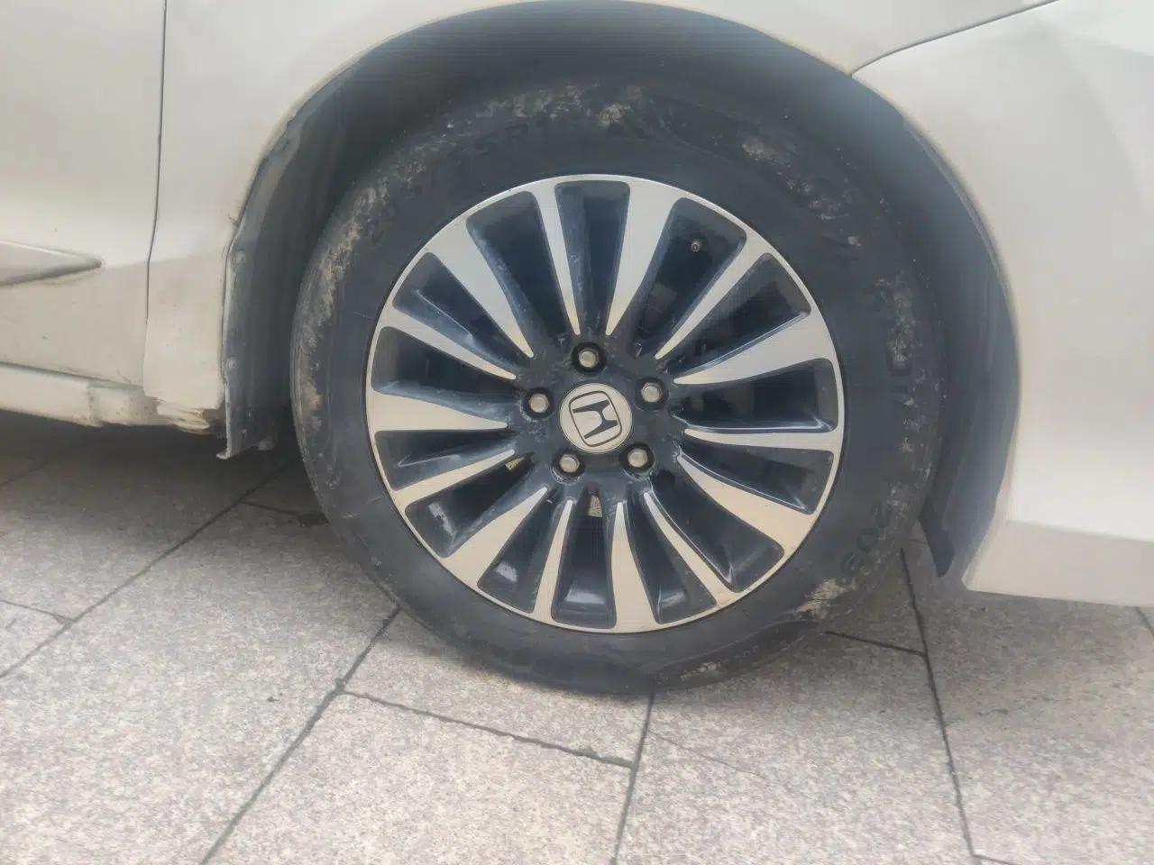 Honda Crider 2015 1.8L automatic luxury edition — миниатюра 8