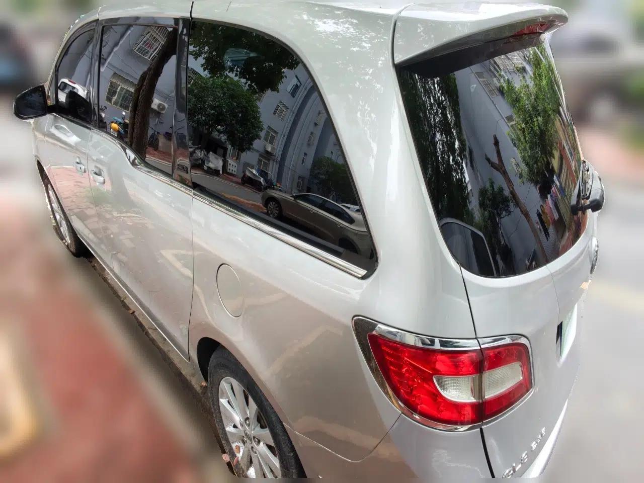 Buick GL8 2011 2.4L CT Luxury Business Comfort Edition — миниатюра 4