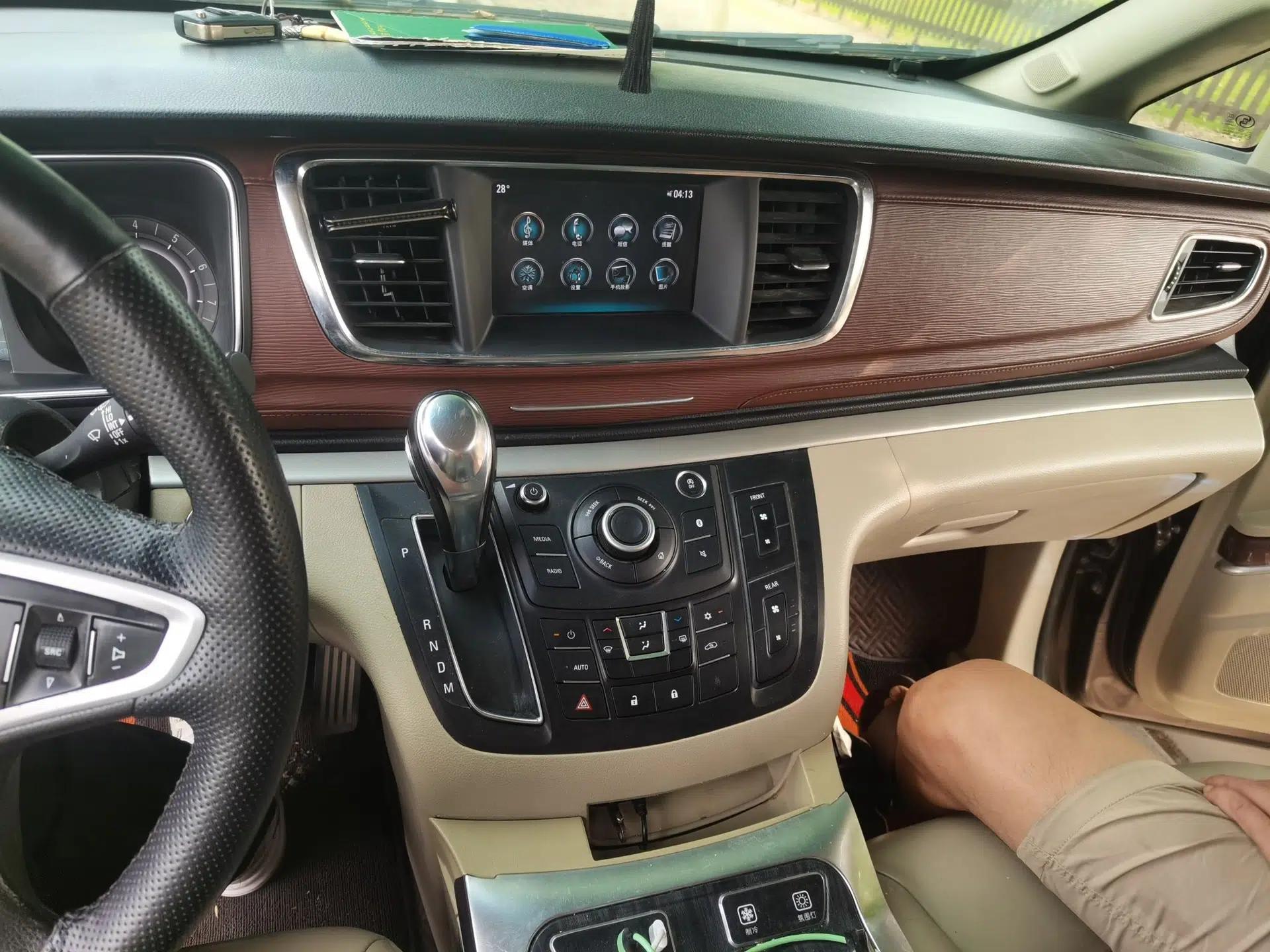 Buick GL8 2017 25S Luxury Version China V Standard — миниатюра 13