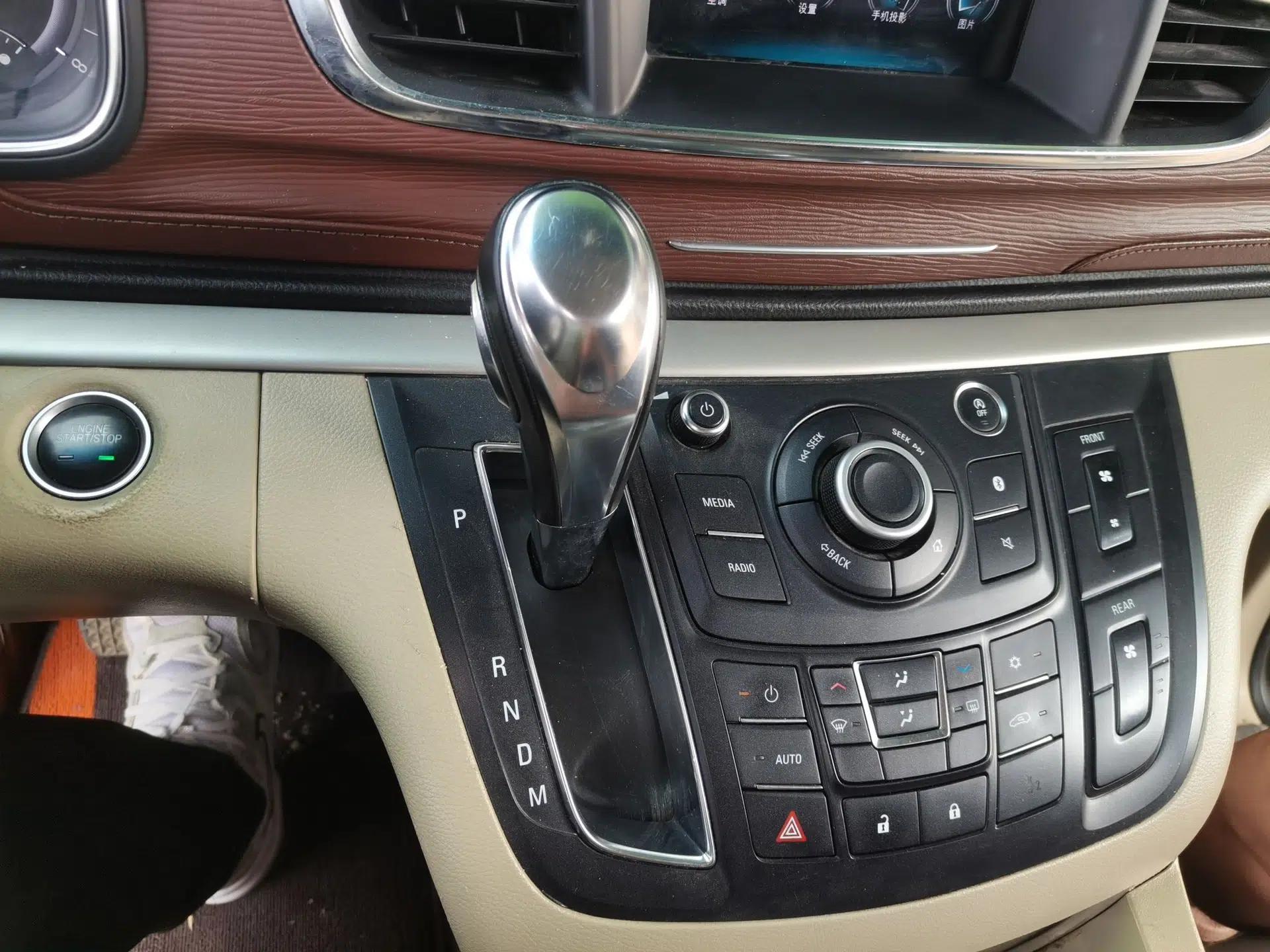 Buick GL8 2017 25S Luxury Version China V Standard — миниатюра 14