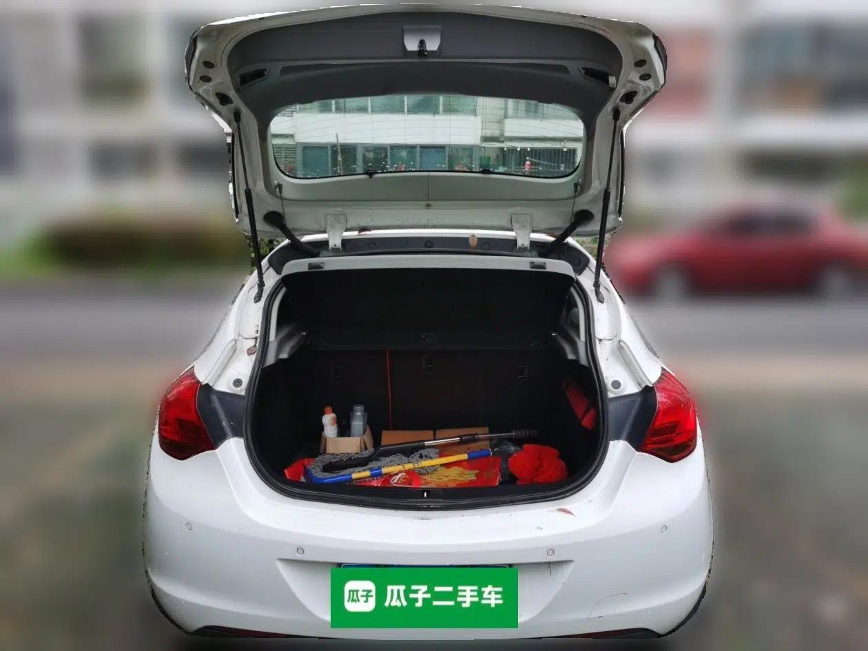 Buick GT 2012 XT 1.6L Automatic Fashion Edition — миниатюра 19