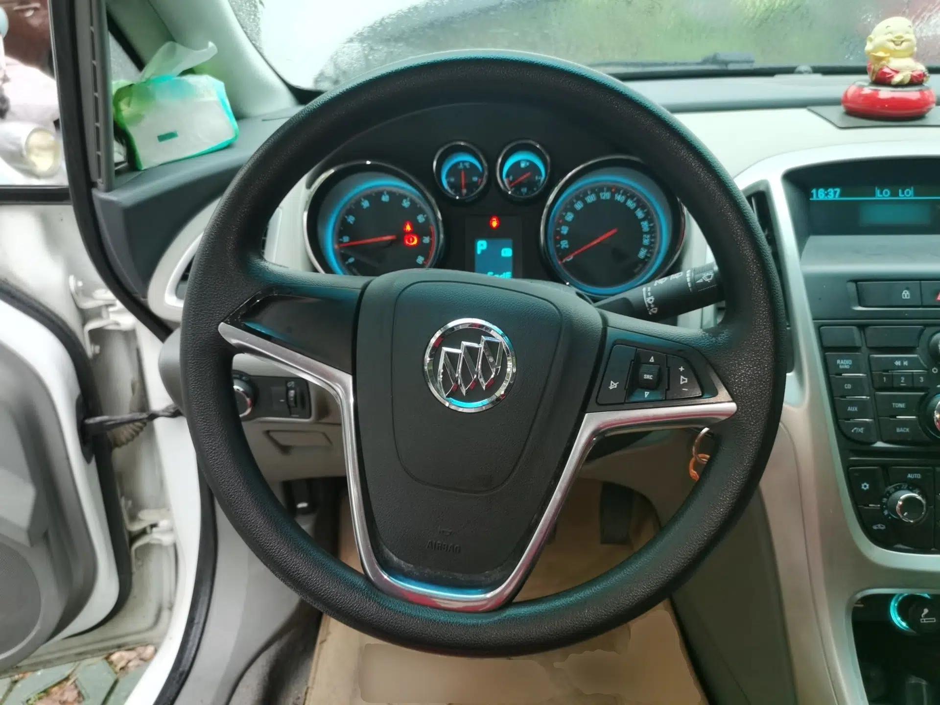 Buick GT 2012 XT 1.6L Automatic Fashion Edition — миниатюра 10