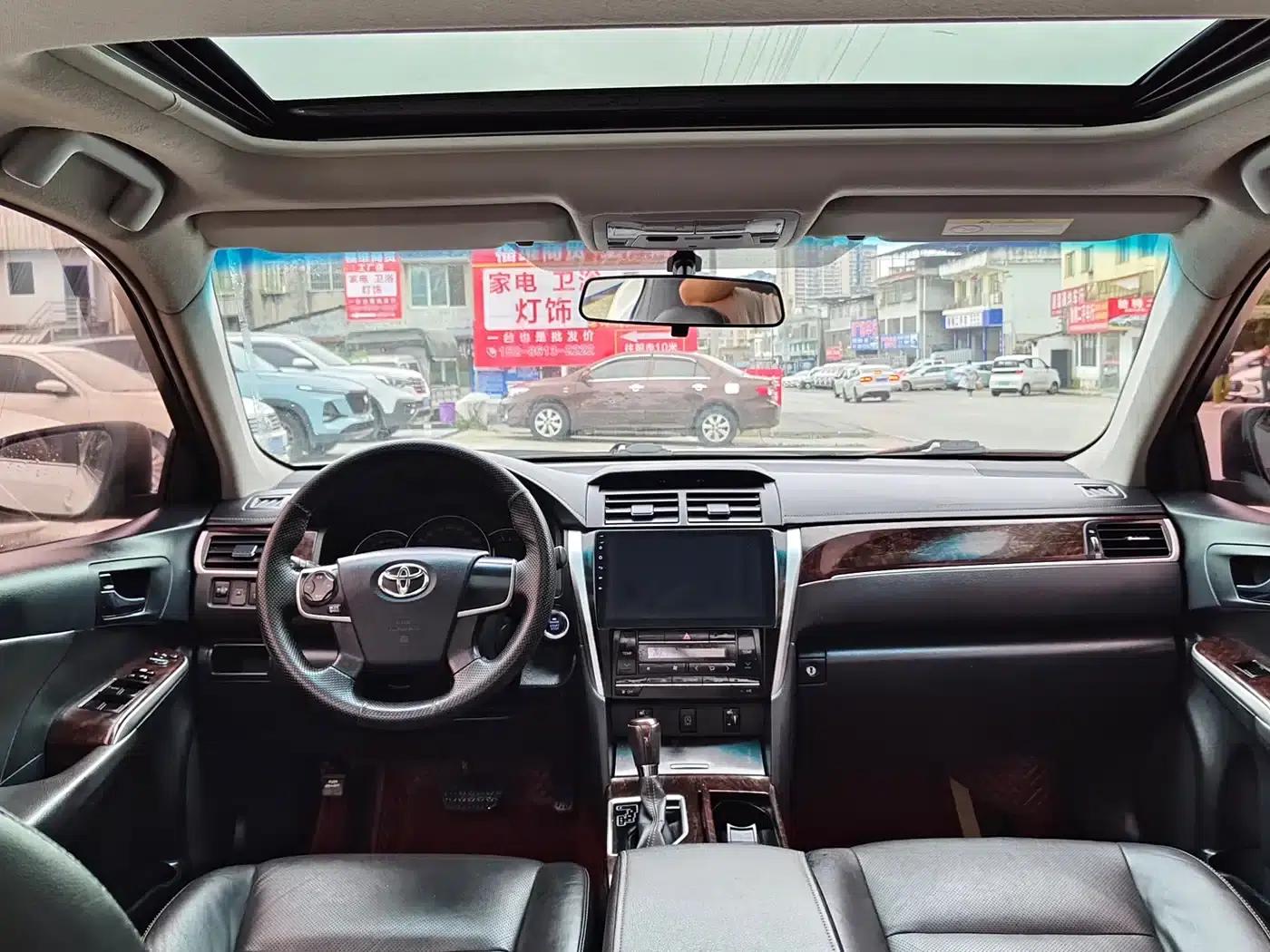 Camry 2016 2.0G 10th Anniversary Leading Edition — миниатюра 6