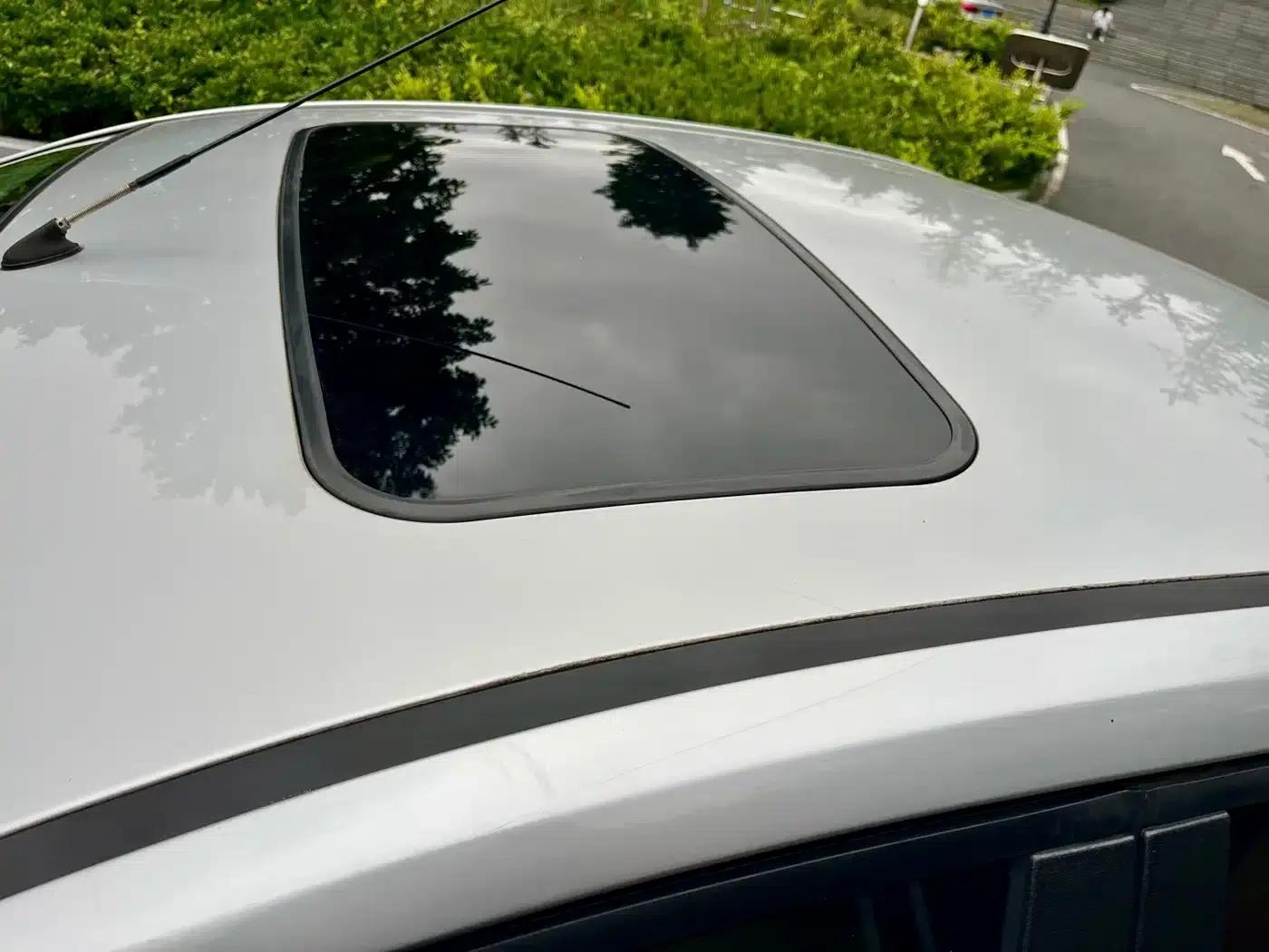 Ford Focus 2011 Sedan 1.8L Manual Comfort — миниатюра 14
