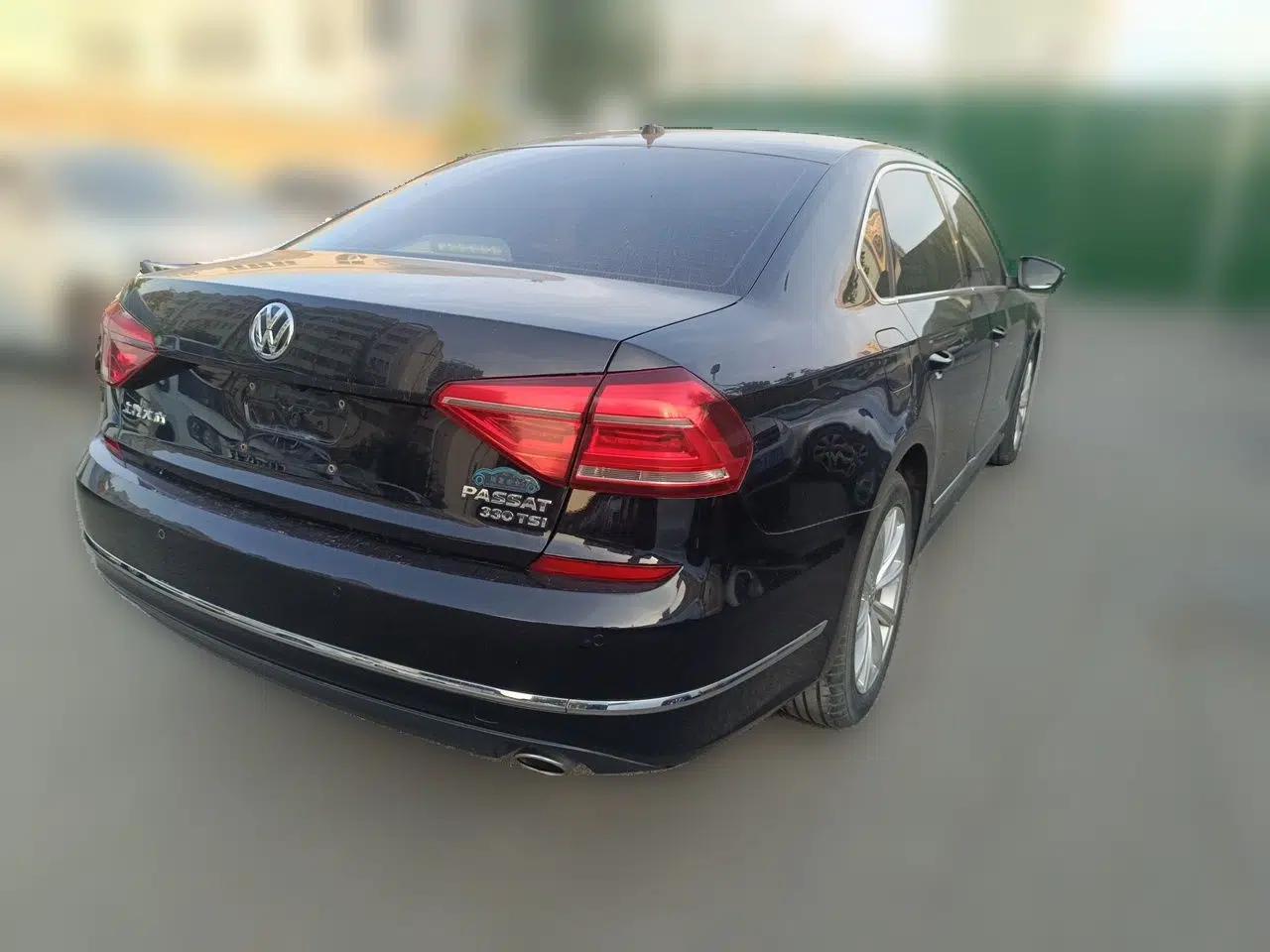 Volkswagen Passat 2017 330TSI DSG Luxury Edition — миниатюра 6