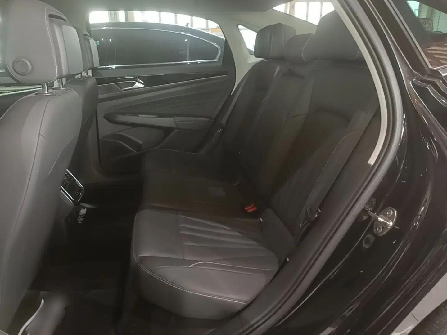 Volkswagen Passat 2025 Outstanding Model 330TSI Starry Elite Edition — миниатюра 20