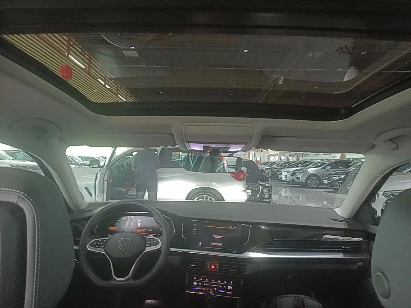Volkswagen Passat 2025 Outstanding Model 330TSI Starry Elite Edition — миниатюра 21