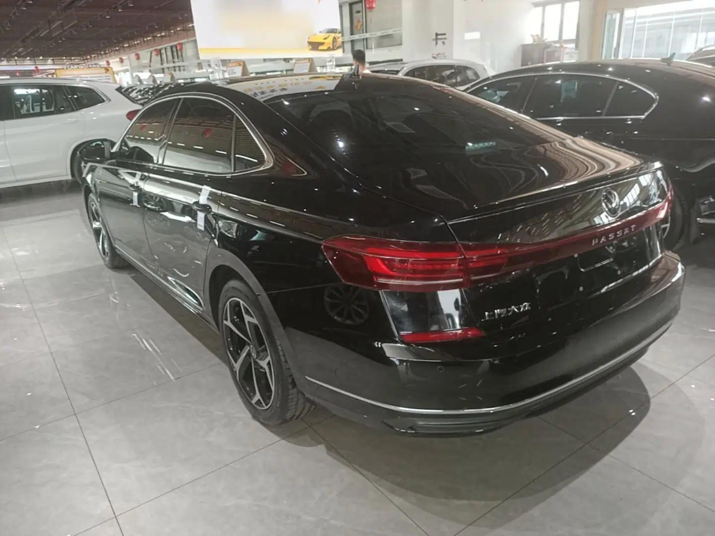 Volkswagen Passat 2025 Outstanding Model 330TSI Starry Elite Edition — миниатюра 4