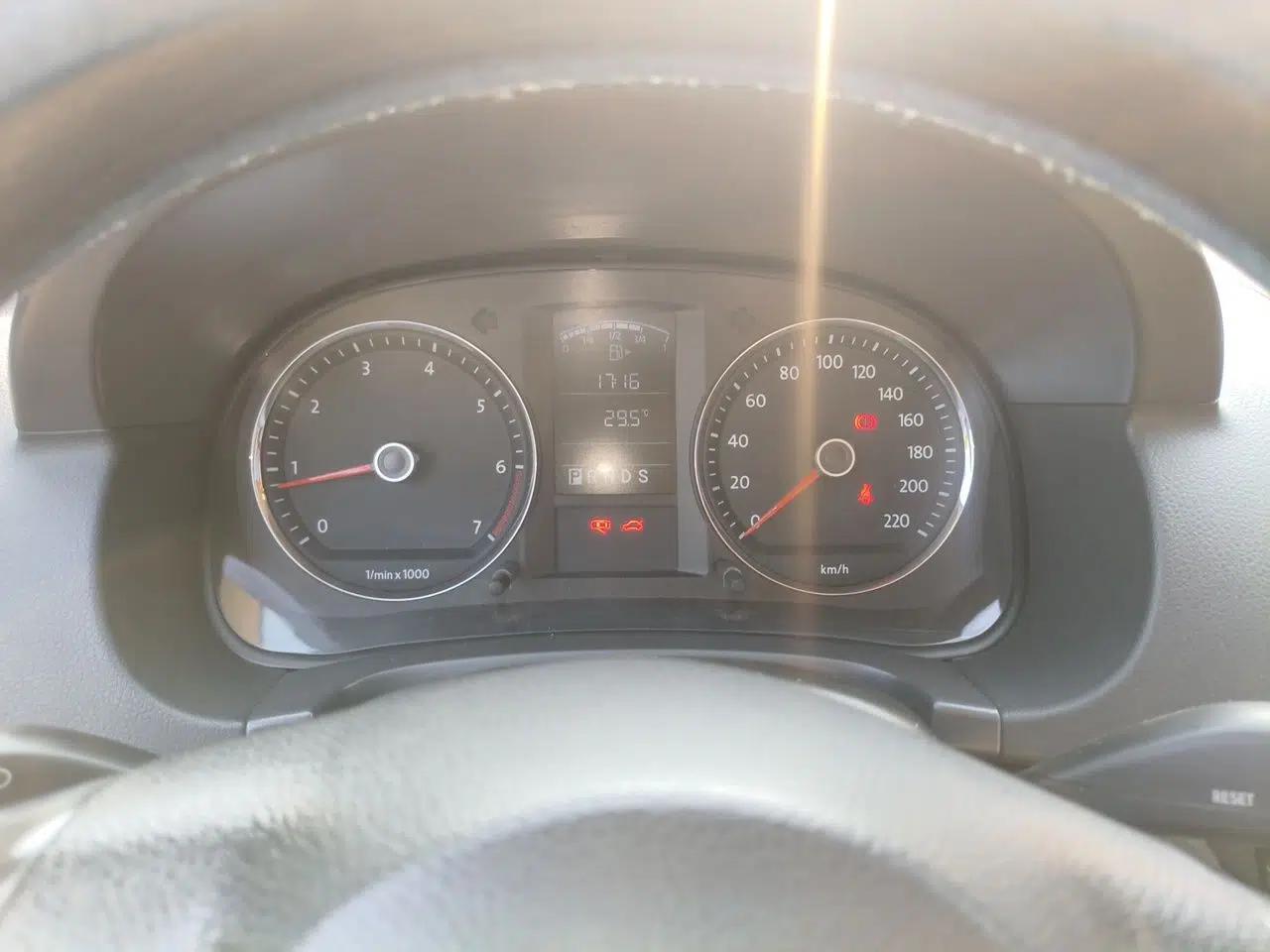 Volkswagen Lavida 2011 1.6L Automatic Premium Edition — миниатюра 11