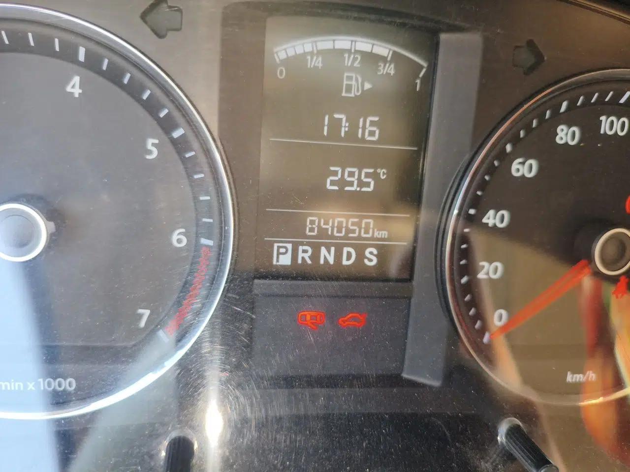 Volkswagen Lavida 2011 1.6L Automatic Premium Edition — миниатюра 12
