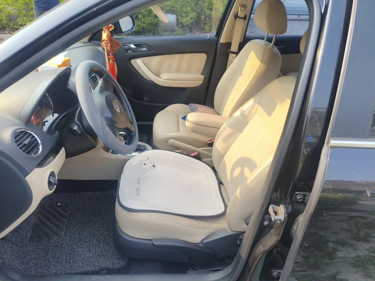 Volkswagen Lavida 2011 1.6L Automatic Premium Edition — миниатюра 15