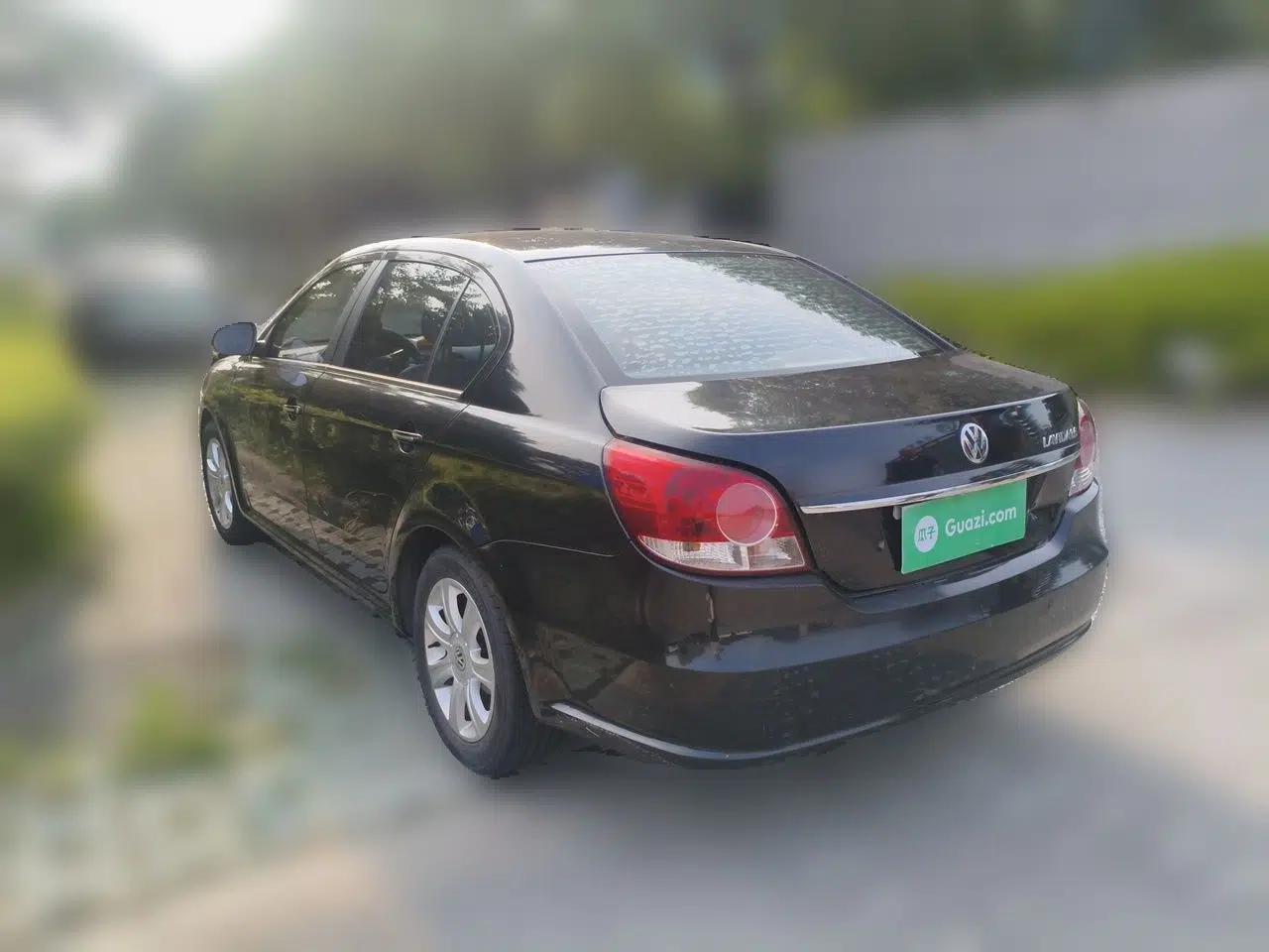 Volkswagen Lavida 2011 1.6L Automatic Premium Edition — миниатюра 4
