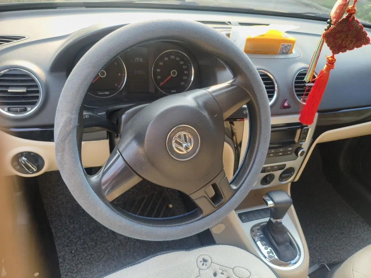 Volkswagen Lavida 2011 1.6L Automatic Premium Edition — миниатюра 10