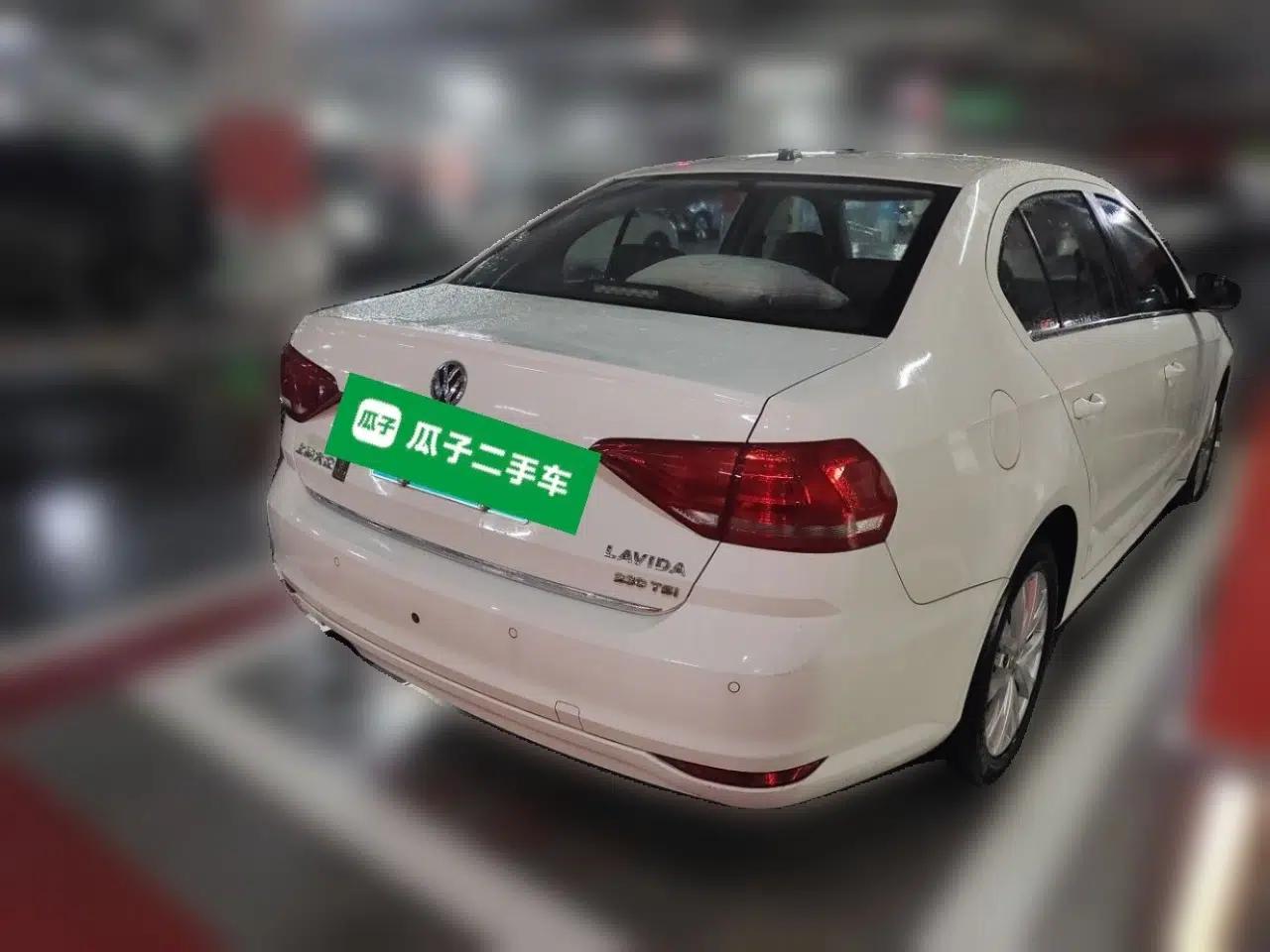 Volkswagen Lavida 2015 230TSI DSG Comfort Edition — миниатюра 6