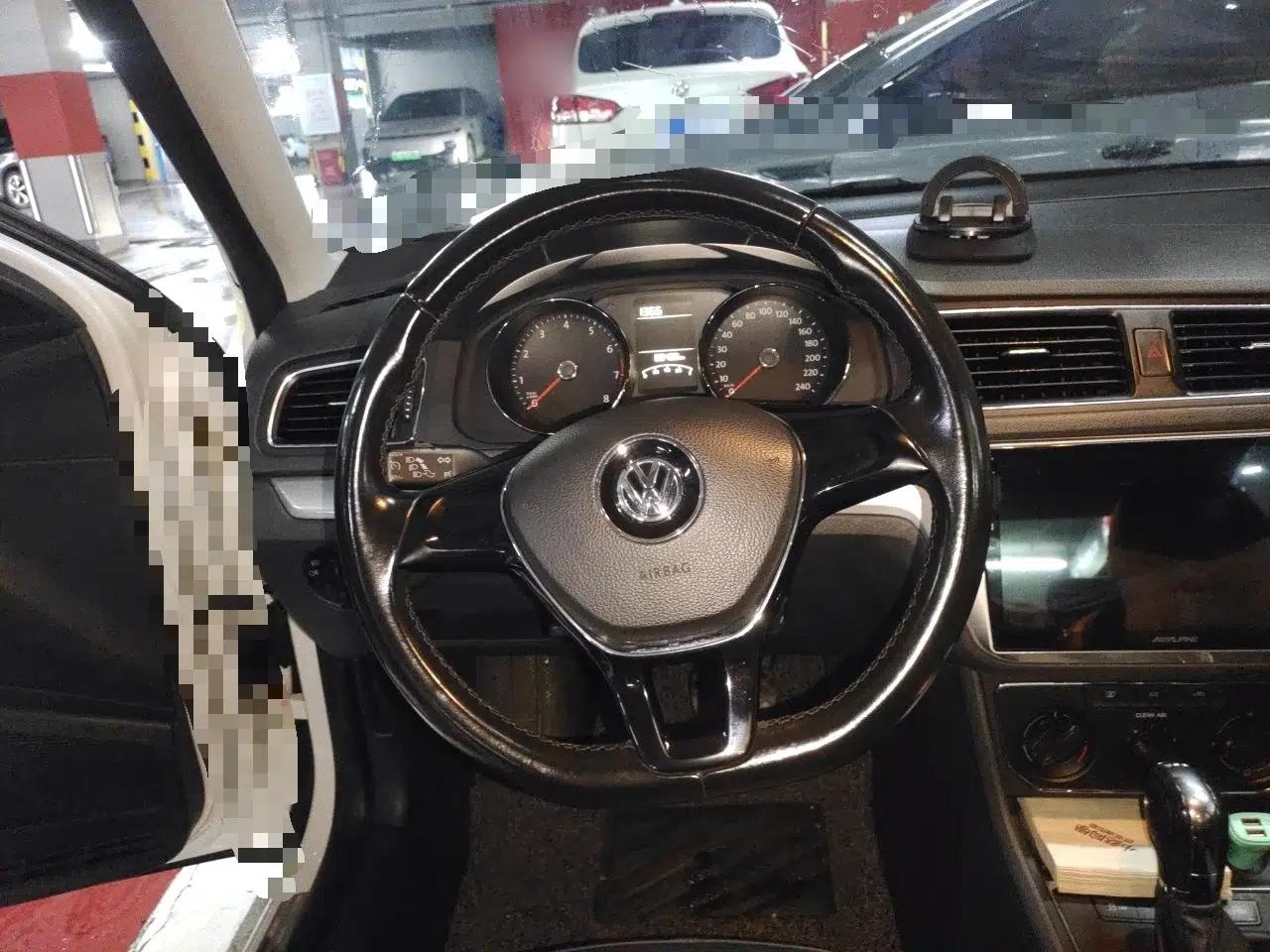 Volkswagen Lavida 2015 230TSI DSG Comfort Edition — миниатюра 10