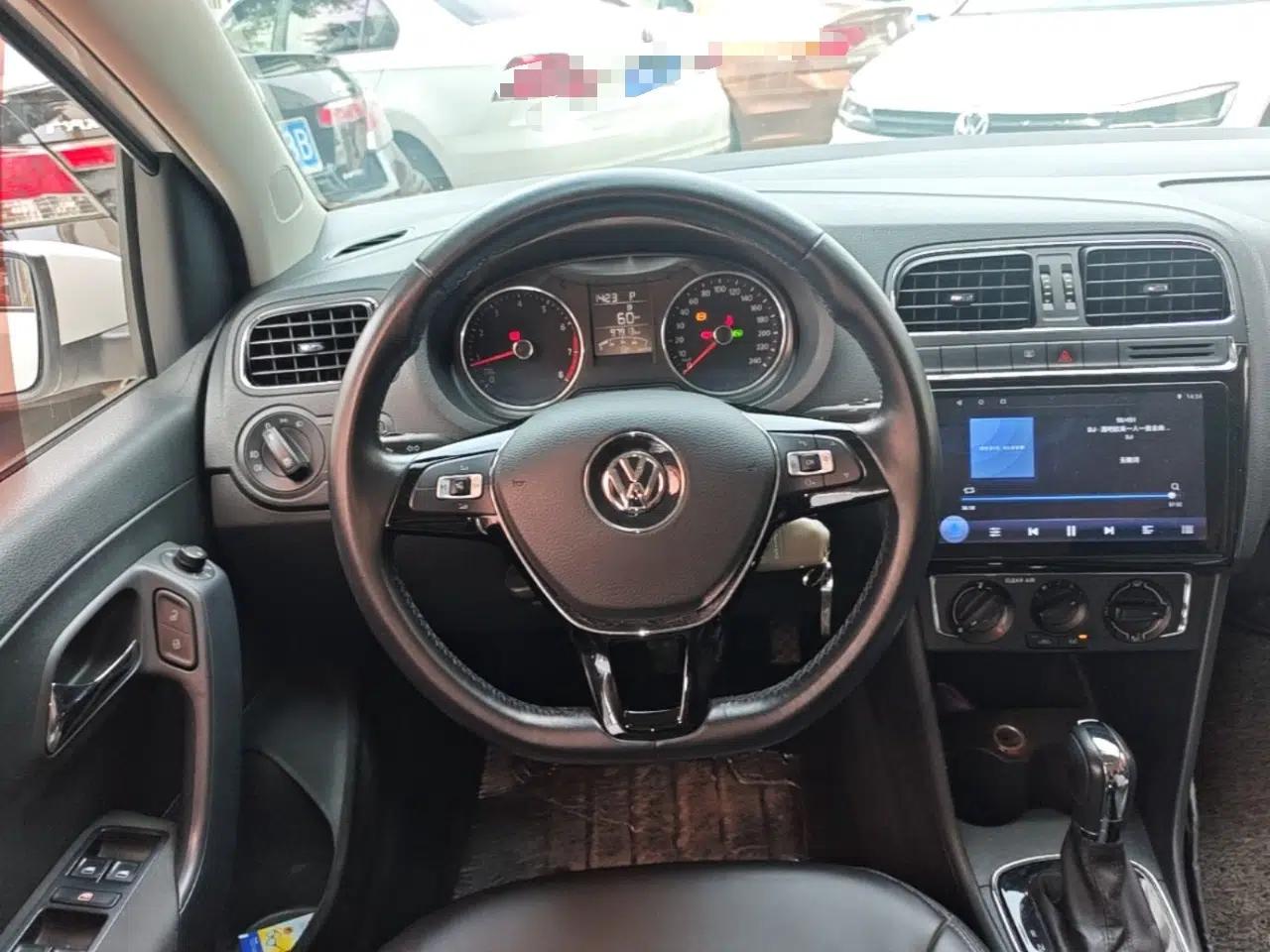 Volkswagen Polo 2016 1.6L Automatic Comfort Model — миниатюра 13