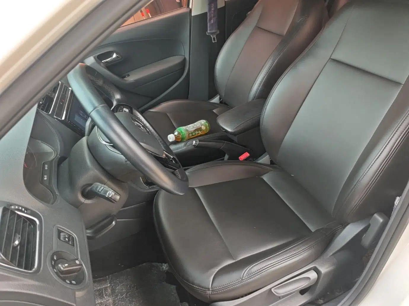 Volkswagen Polo 2016 1.6L Automatic Comfort Model — миниатюра 17