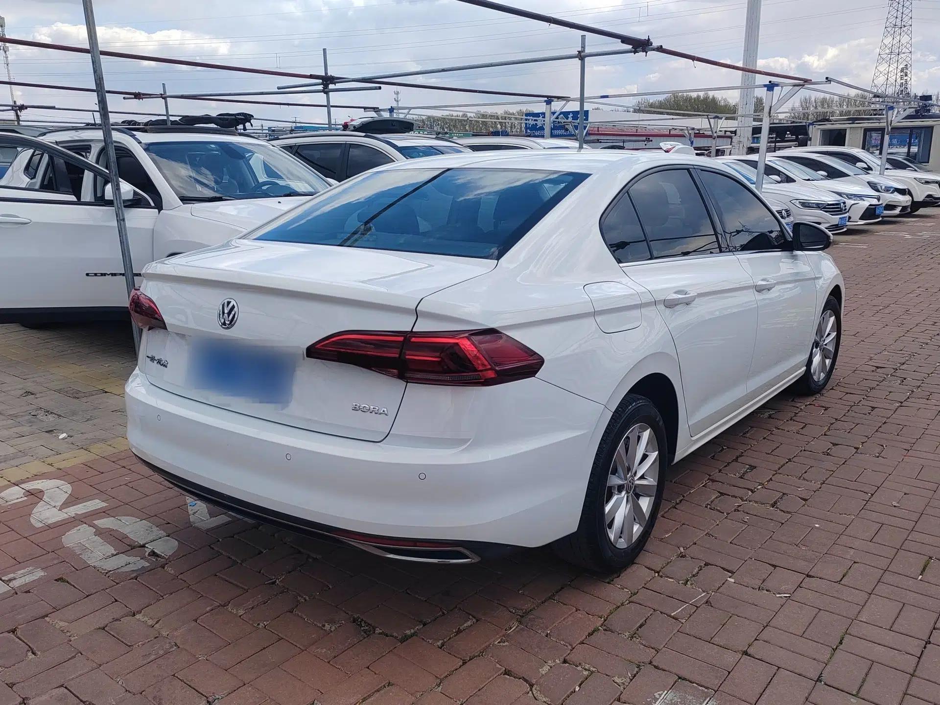 Volkswagen Bora 2020 1.5L Automatic Comfort Model — миниатюра 3
