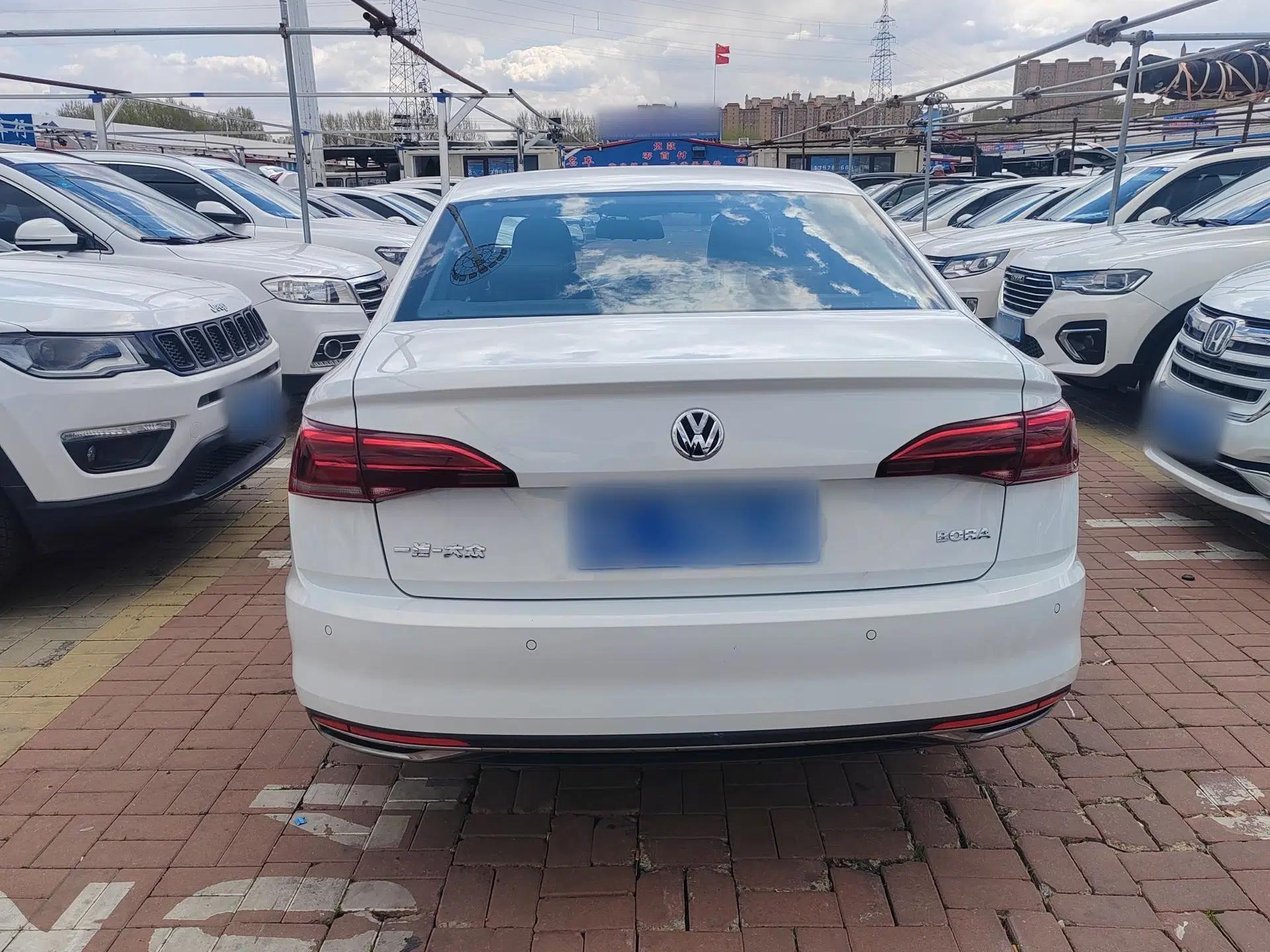 Volkswagen Bora 2020 1.5L Automatic Comfort Model — миниатюра 4