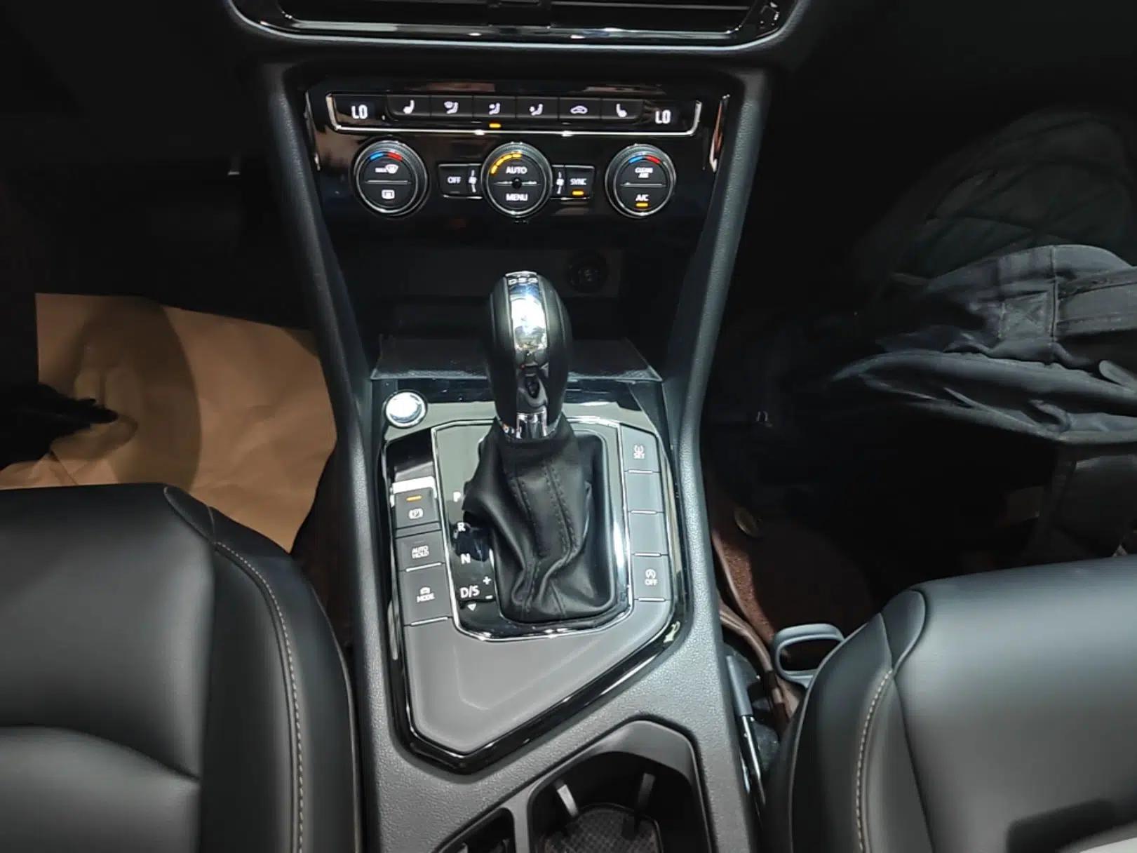 Volkswagen Tharu 2019 280TSI Two-Wheel Drive Luxury Version China VI Standard — миниатюра 16