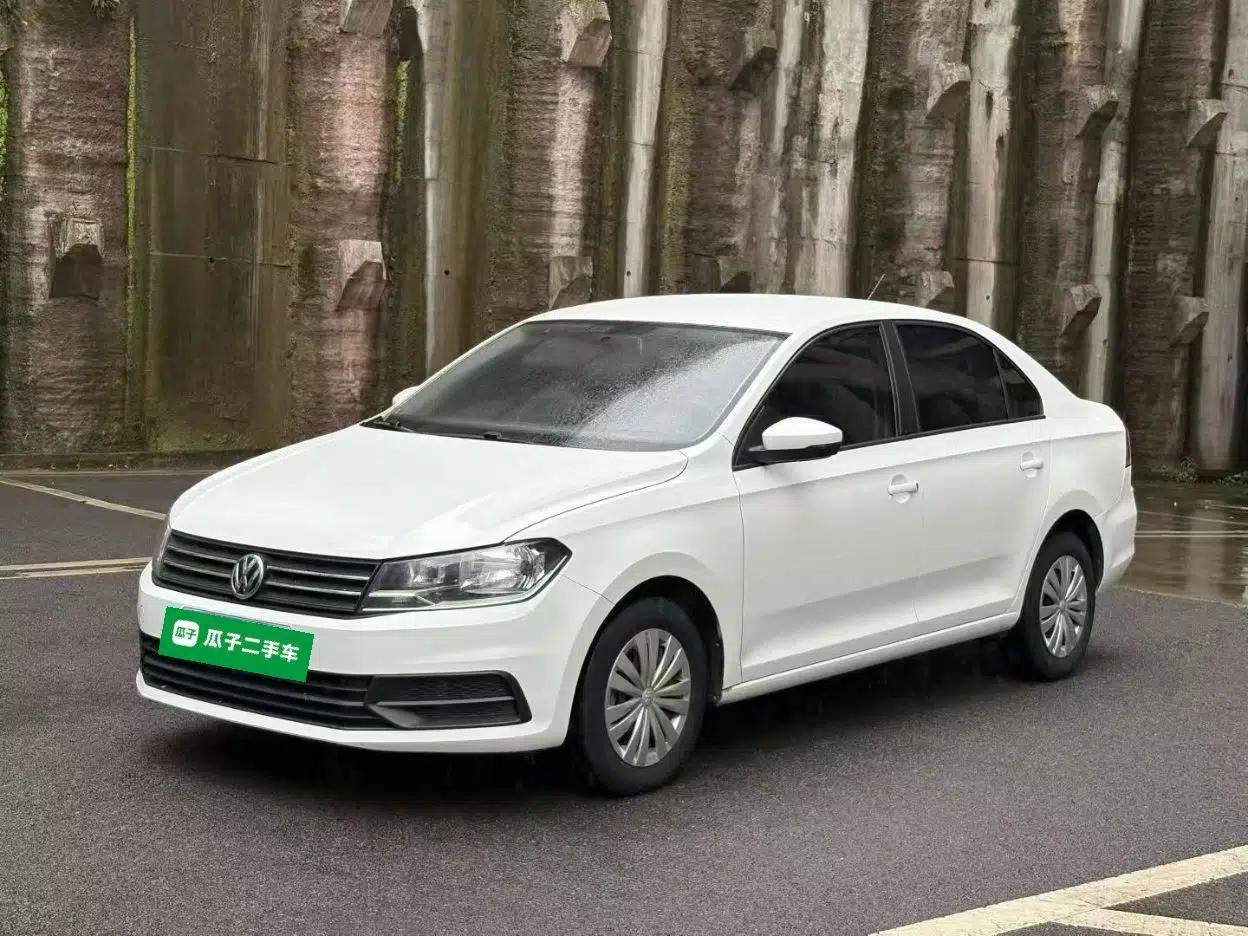 Volkswagen Santana 2016 1.4L Manual Fashion Edition — миниатюра 1
