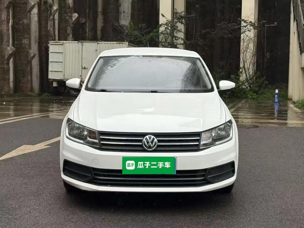 Volkswagen Santana 2016 1.4L Manual Fashion Edition — миниатюра 2