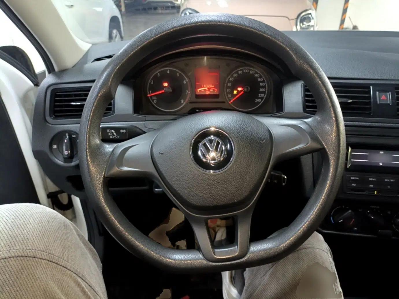 Volkswagen Santana 2016 1.4L Manual Fashion Edition — миниатюра 13