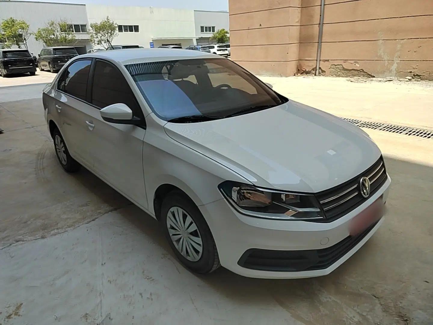 Volkswagen Santana 2021 1.5L Manual Fashion Edition — миниатюра 3