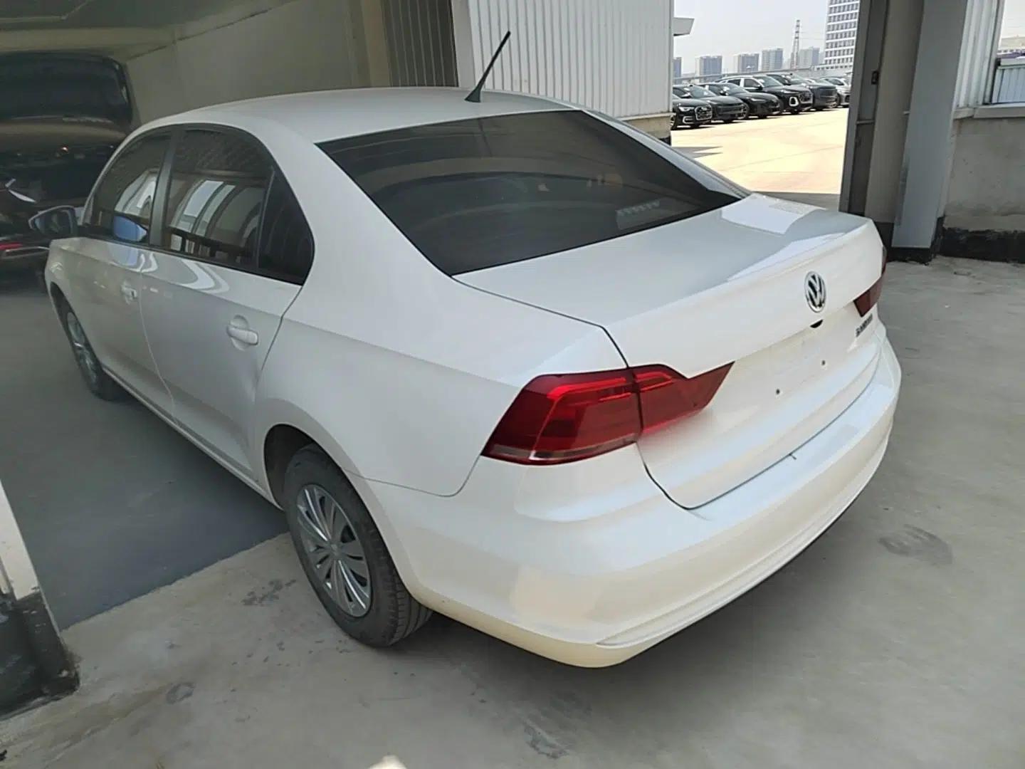 Volkswagen Santana 2021 1.5L Manual Fashion Edition — миниатюра 4