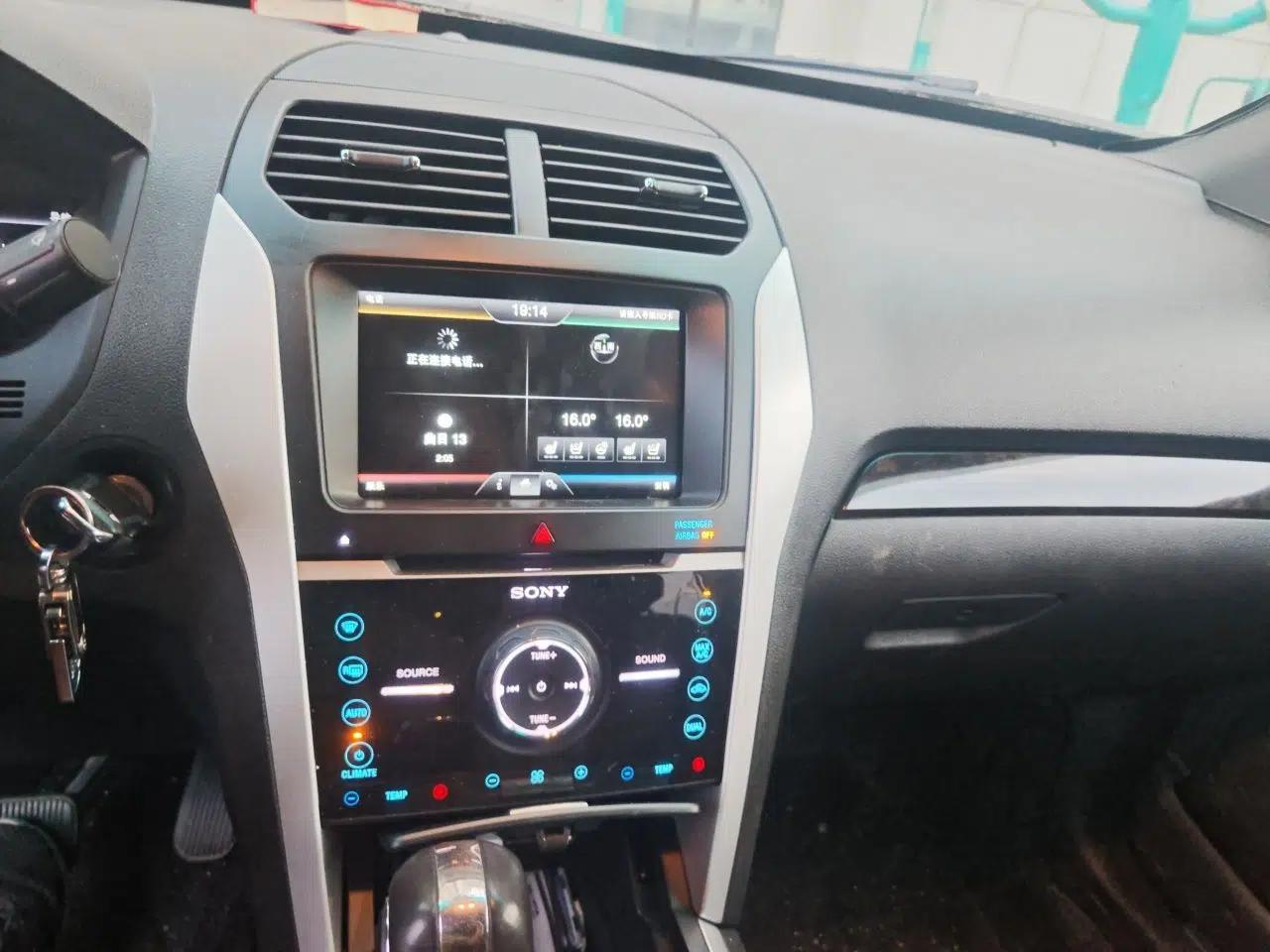 Ford Explorer 2013 3.5L Deluxe Model — миниатюра 13