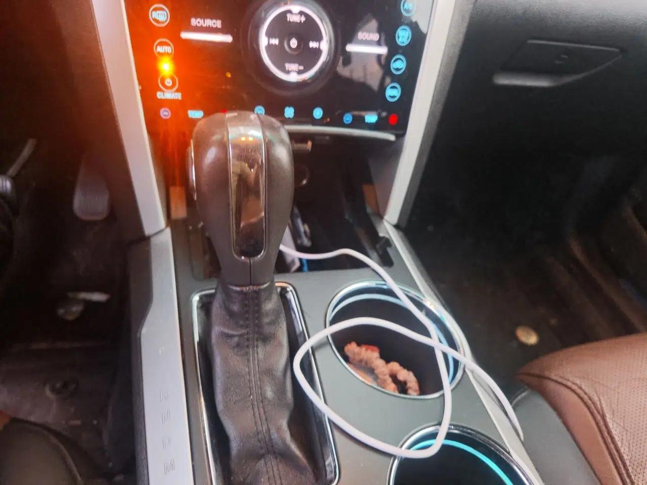 Ford Explorer 2013 3.5L Deluxe Model — миниатюра 14