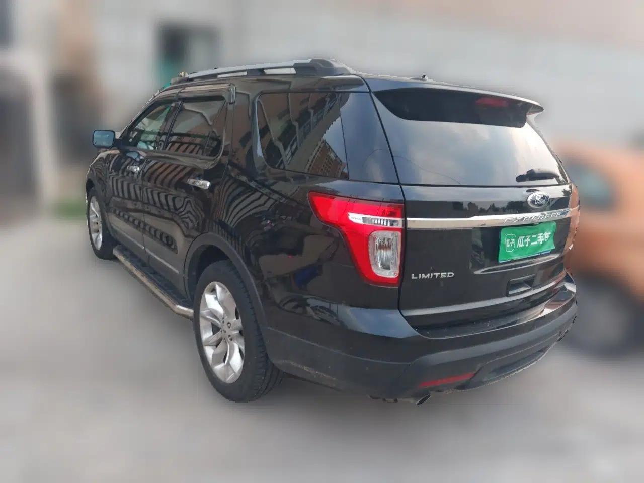 Ford Explorer 2013 3.5L Deluxe Model — миниатюра 4
