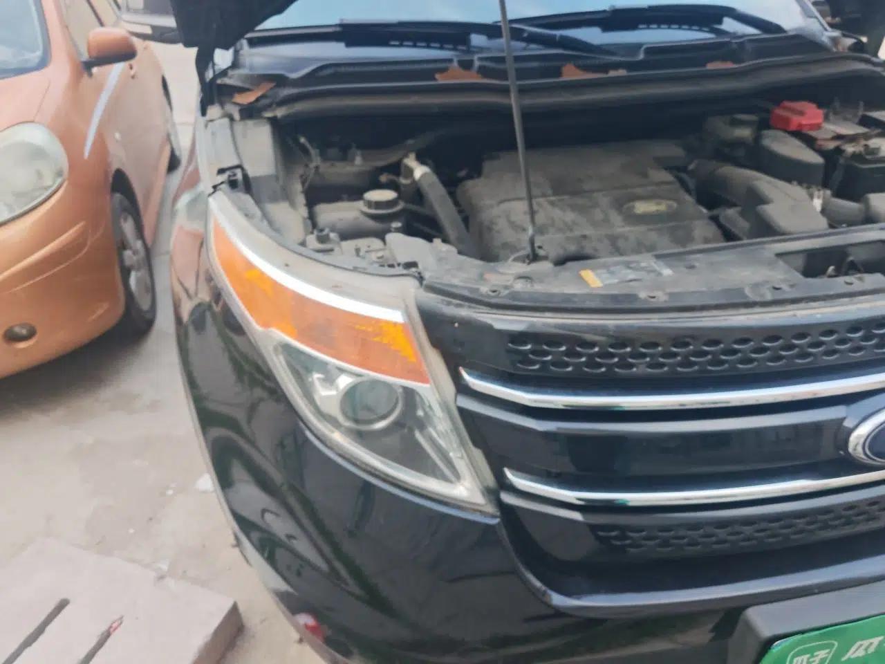 Ford Explorer 2013 3.5L Deluxe Model — миниатюра 7